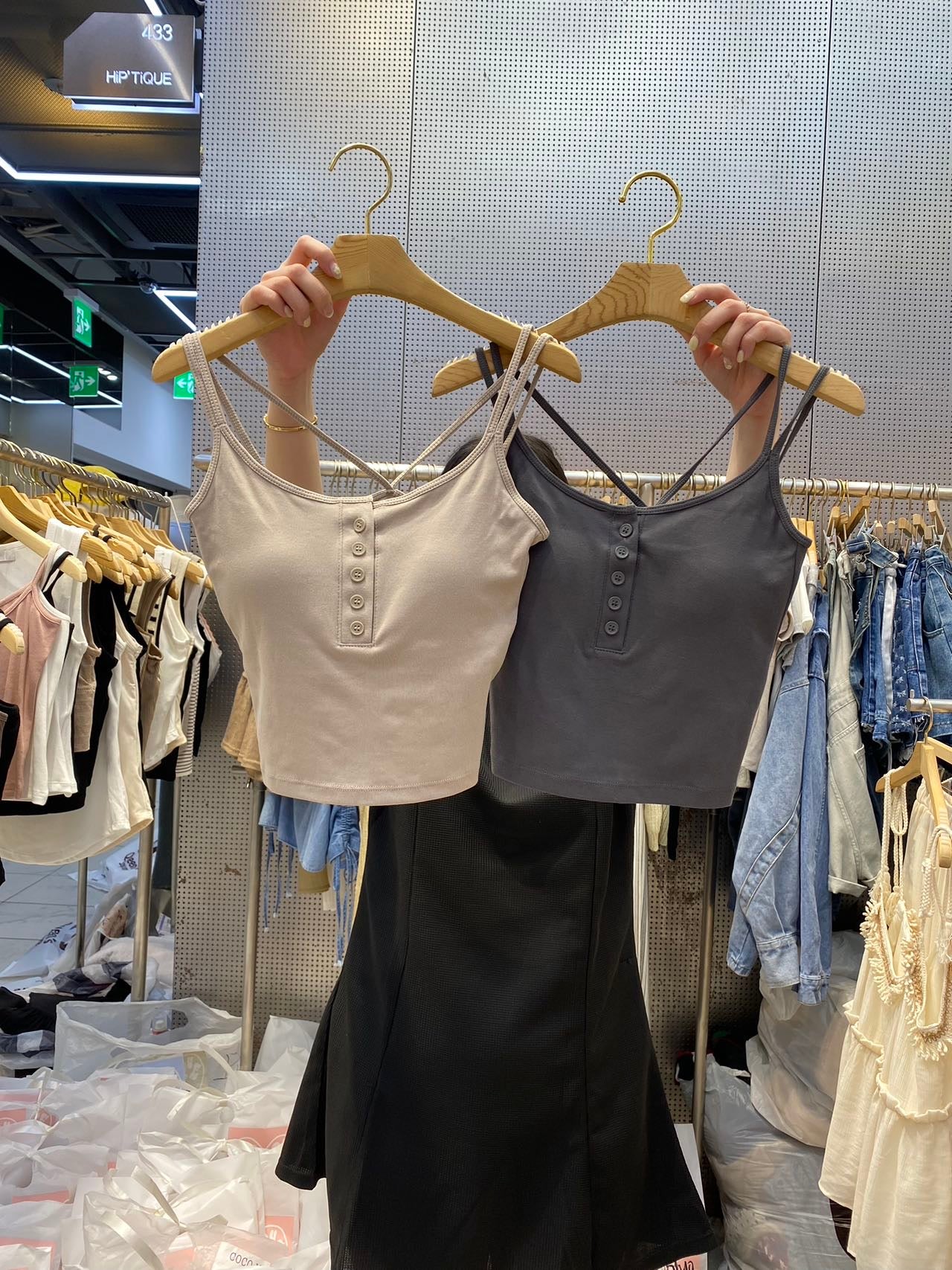 鈕扣幼帶BRA-TOP ( 黑/白/杏/深灰 )