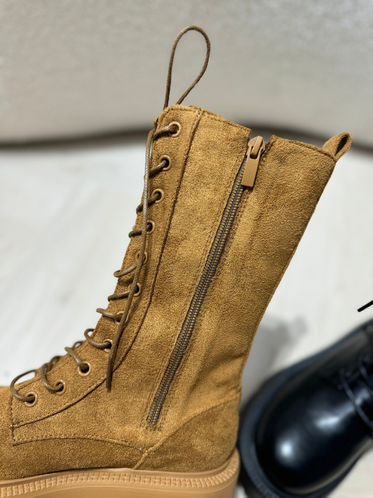 圓頭粗跟厚底BOOT ( 黑皮/啡麂 )