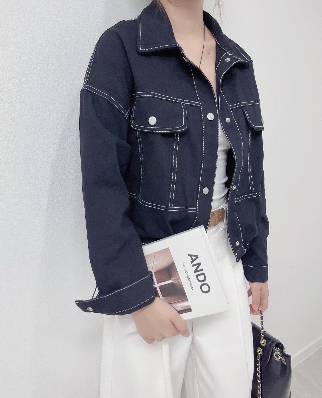 明線薄斜布外套 ( 黑/米 )