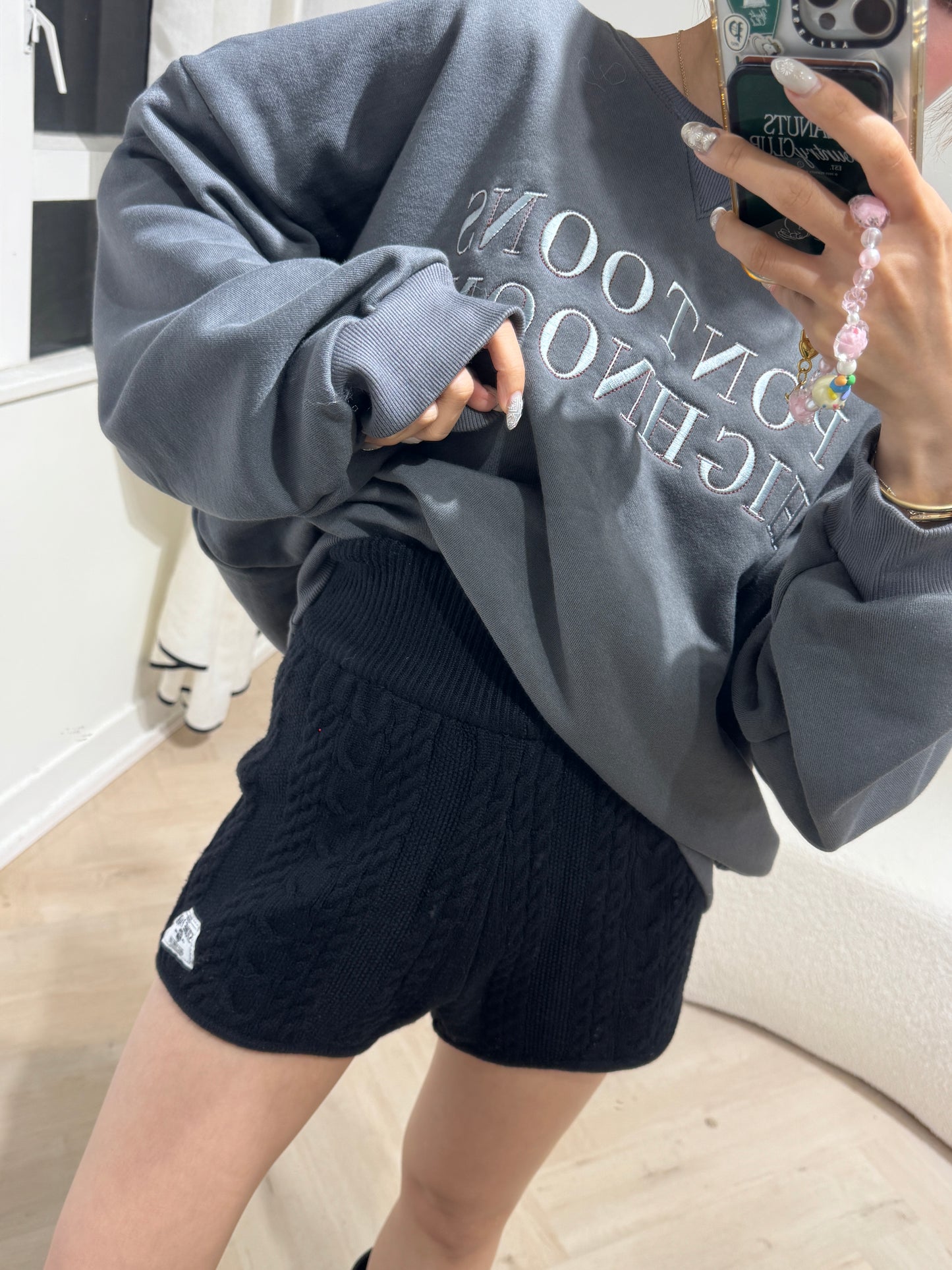 黑色高腰麻花線短褲