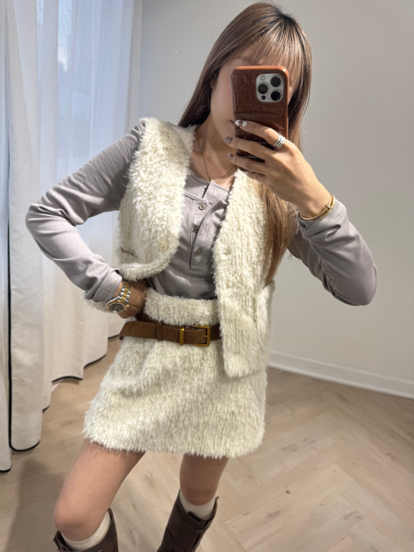 滑毛毛口袋背心外套 ( 白/杏 )