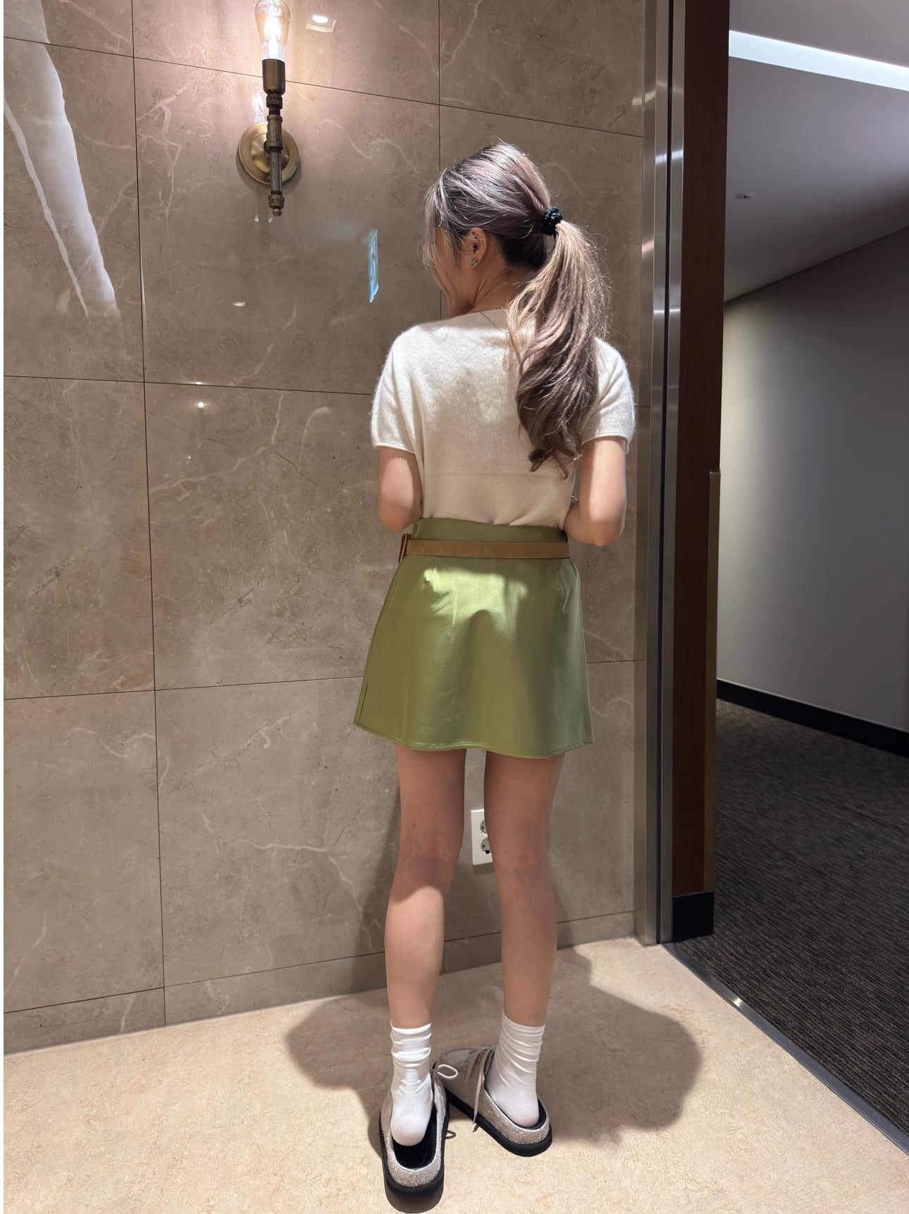 挺絹料短裙 ( 黑/灰/牛油果綠 )