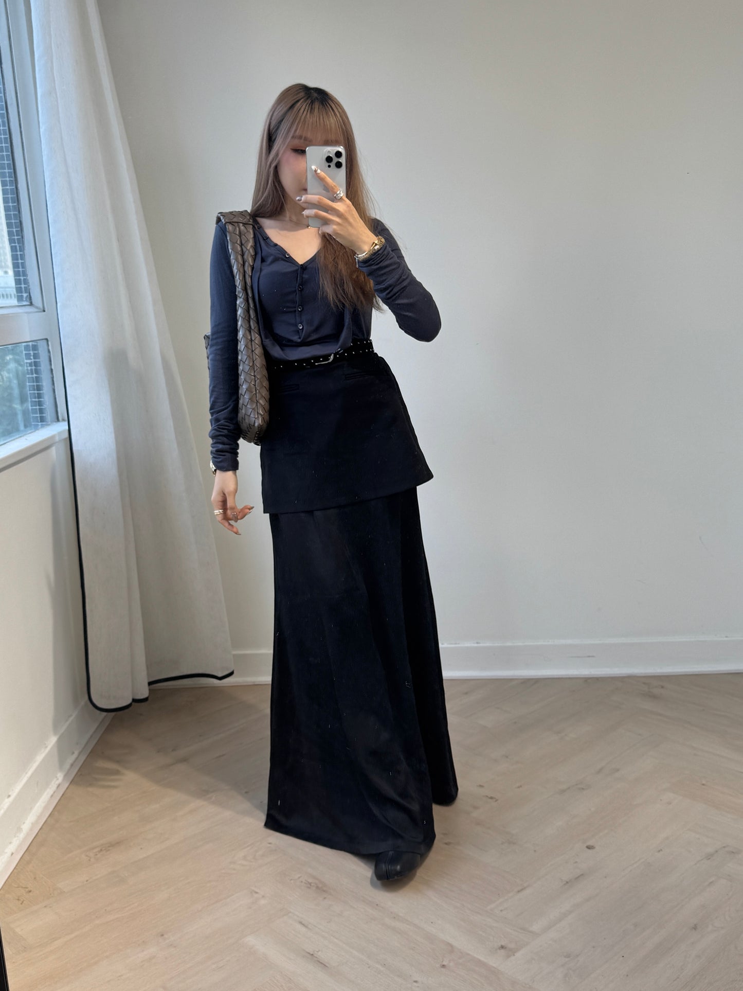 絲質併絨面層次長裙 ( 黑/米白 )