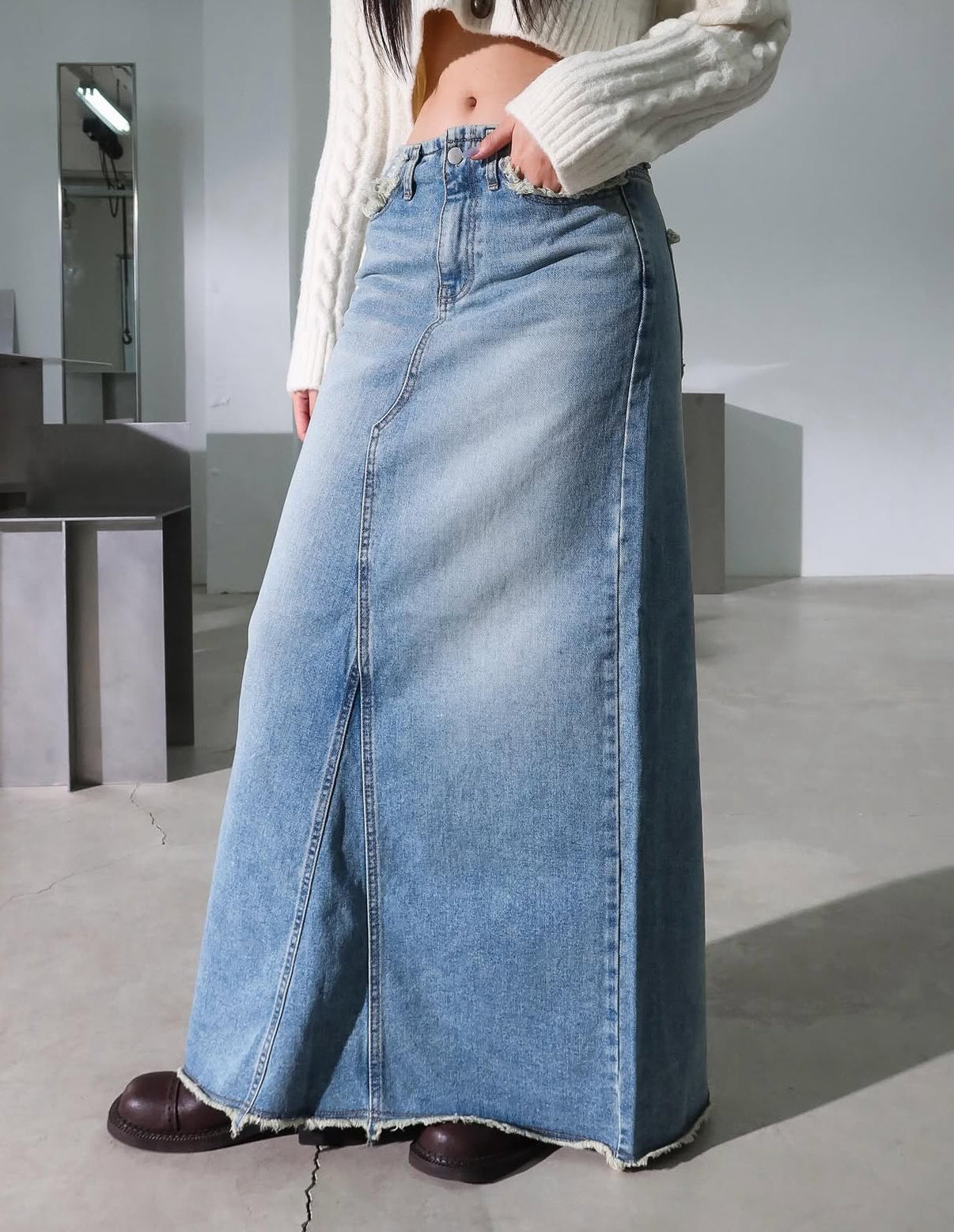 洗水後開叉連腰繩牛仔長裙 ( S/M )