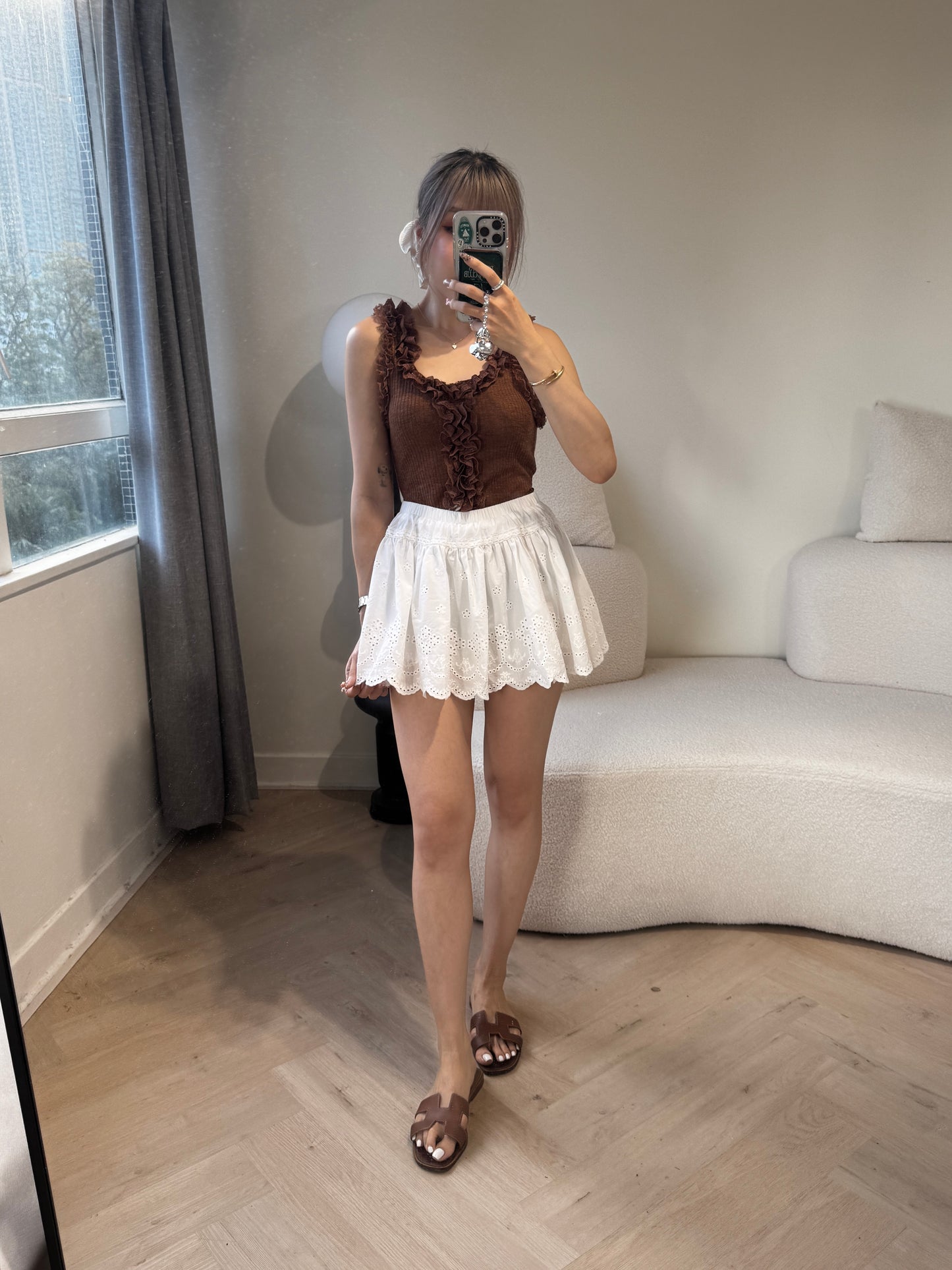 勾花波浪邊短裙 ( 白/啡 )