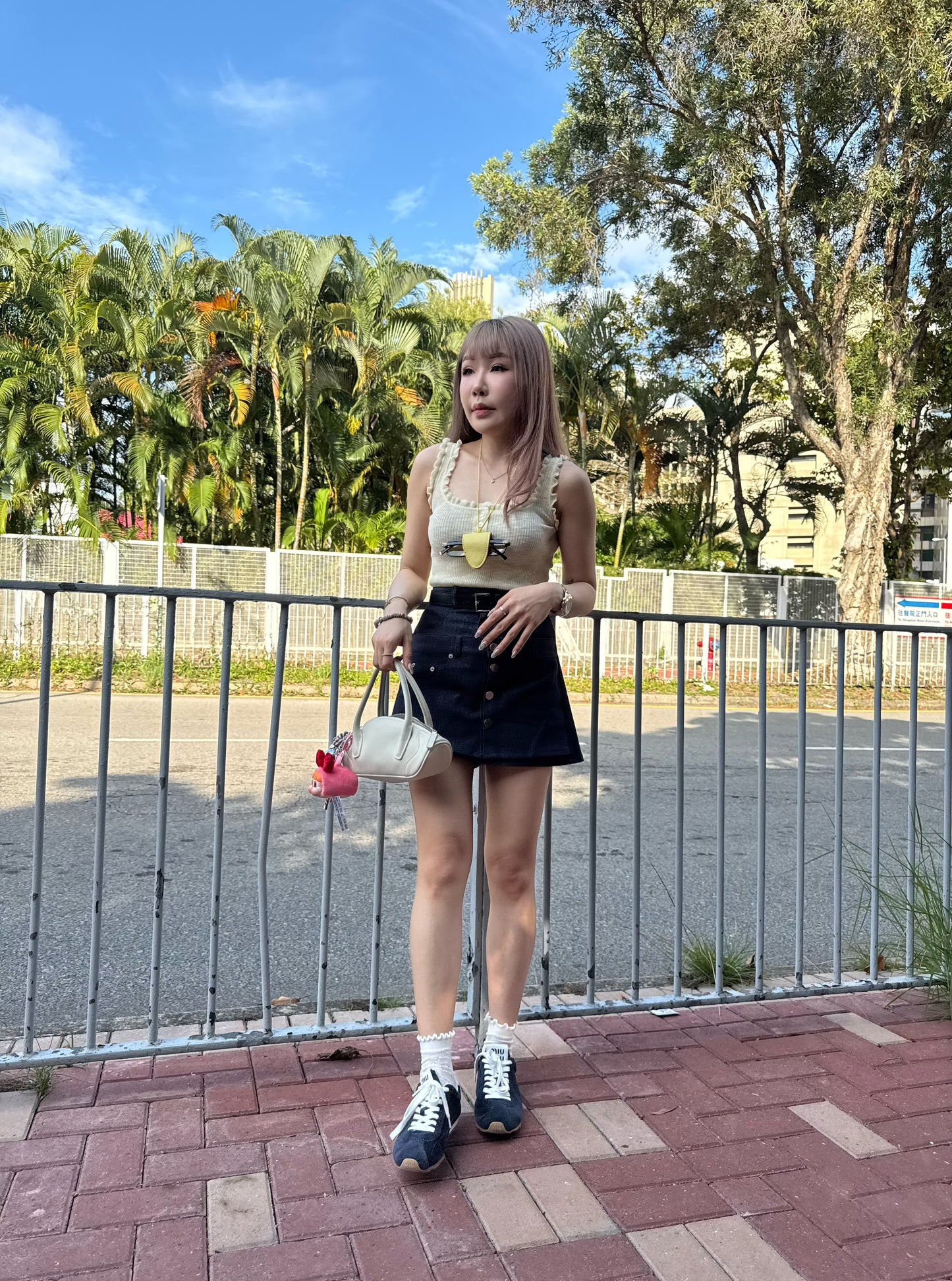 小花邊背心 ( 黑/白/灰/黃/藍 )