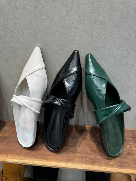 尖頭扭結帶涼拖