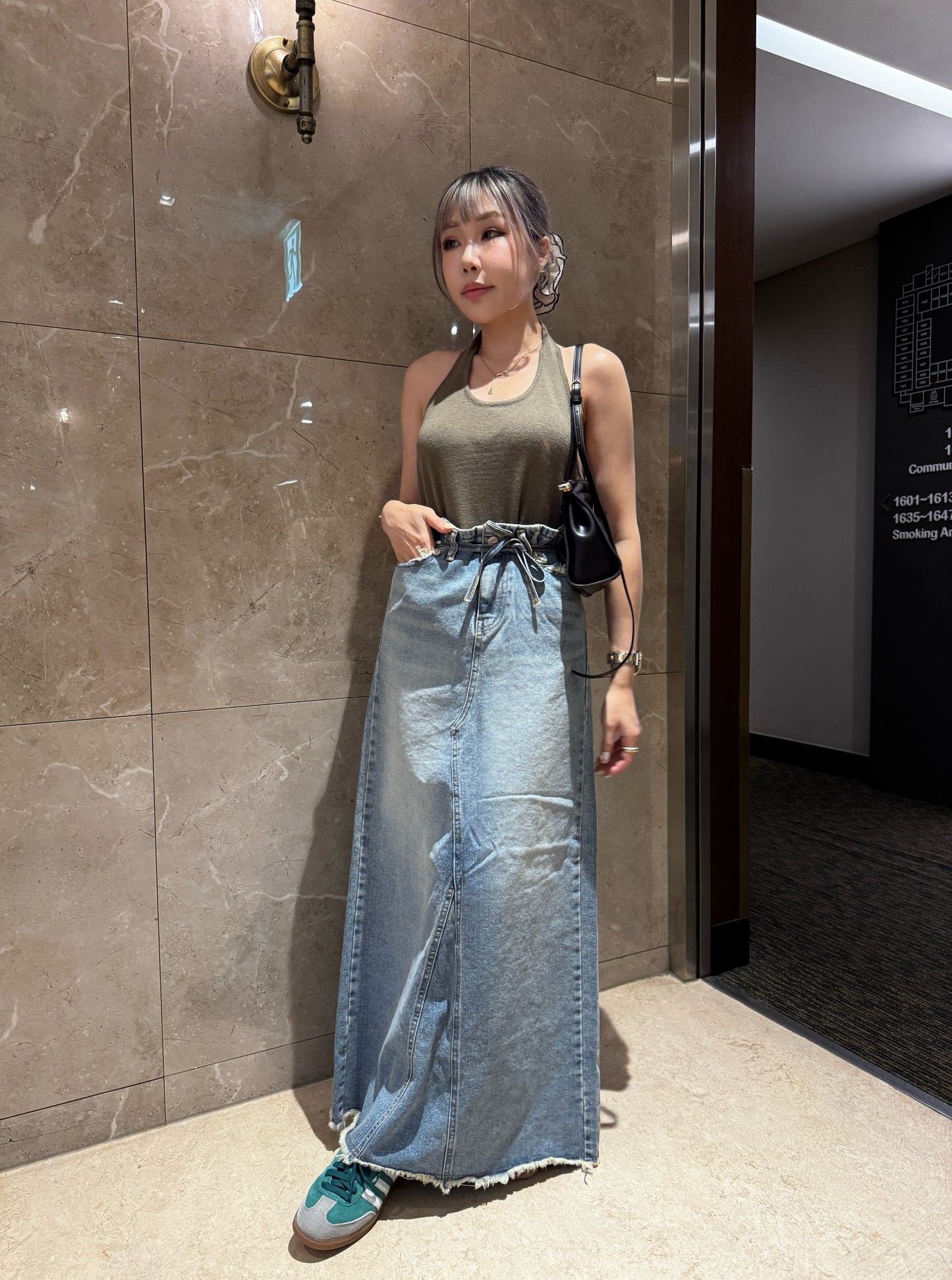 洗水後開叉連腰繩牛仔長裙 ( S/M )