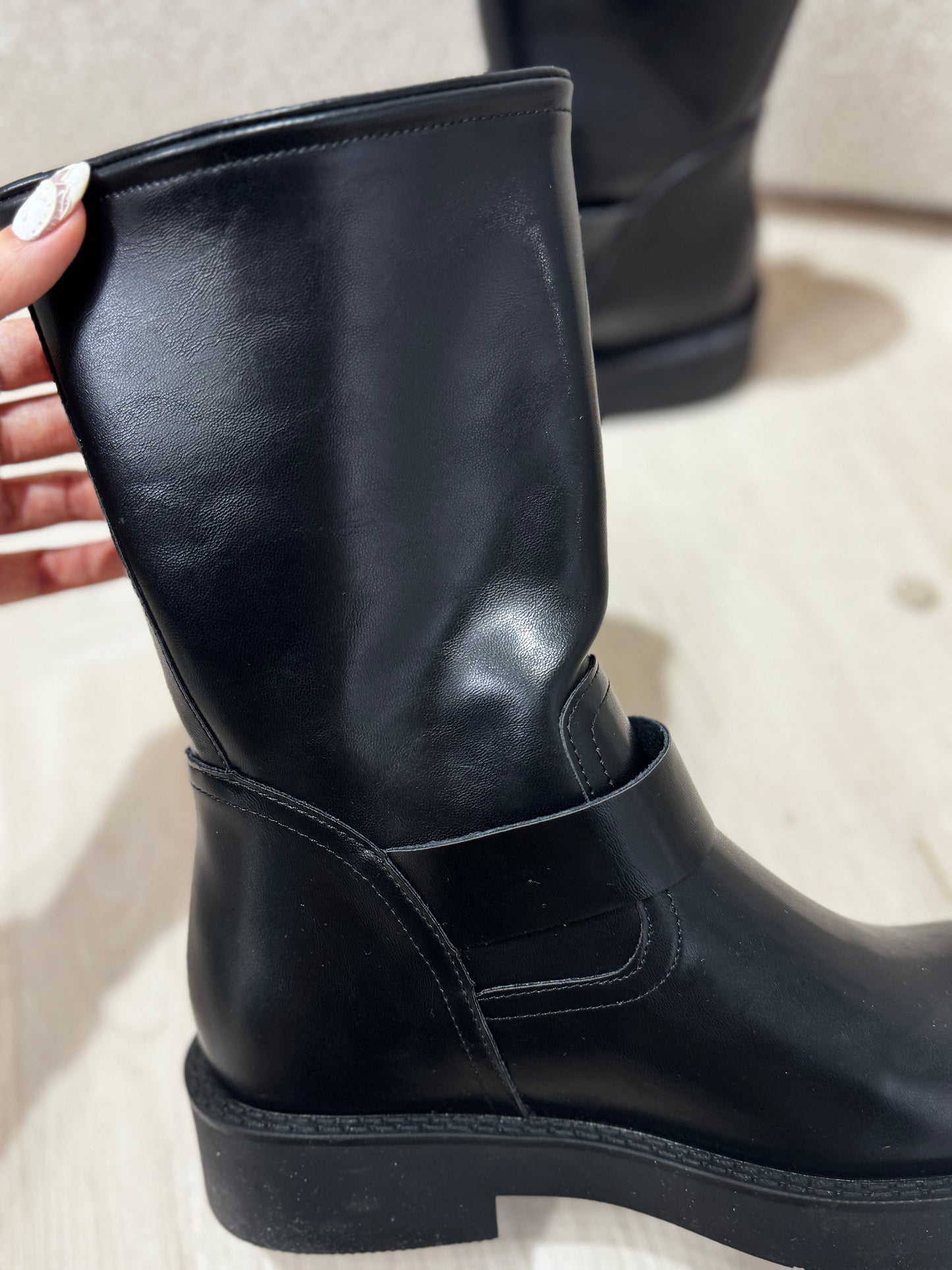 雙扣真皮黑色中BOOT