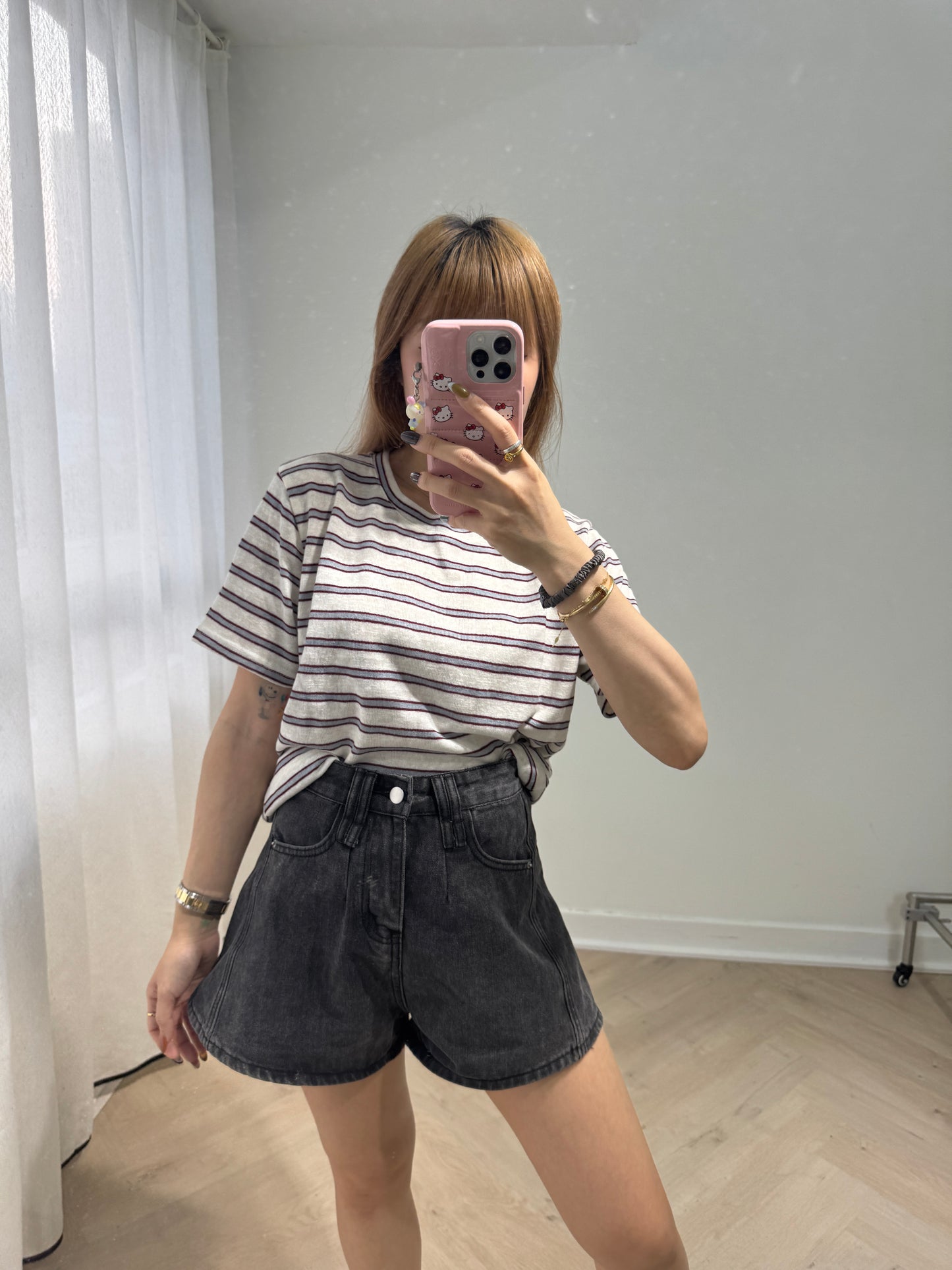 灰紅間條薄線TEE