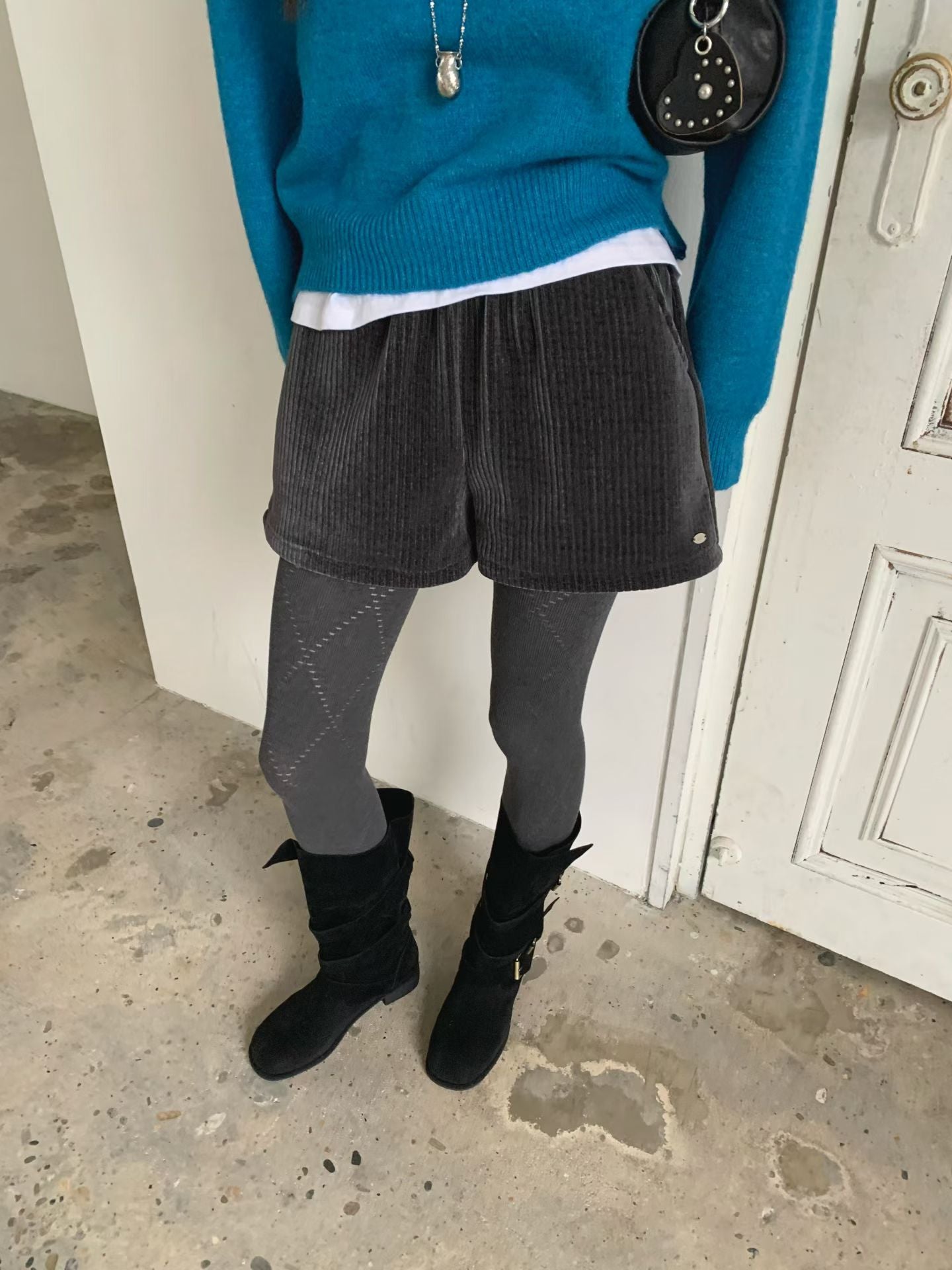 銀牌仔絲絨短褲 ( 黑/深灰/米 )