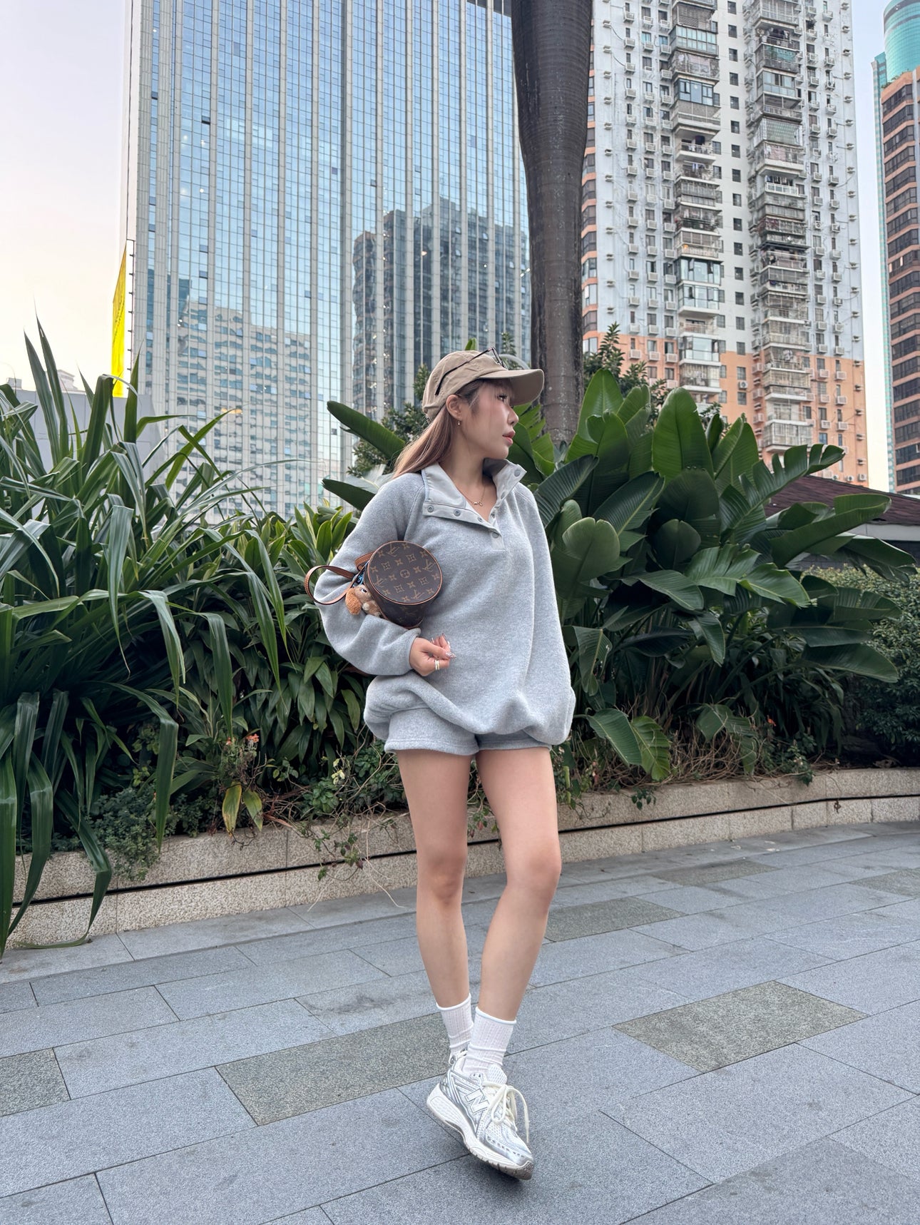 後刺繡運動套裝 ( 灰/米 )