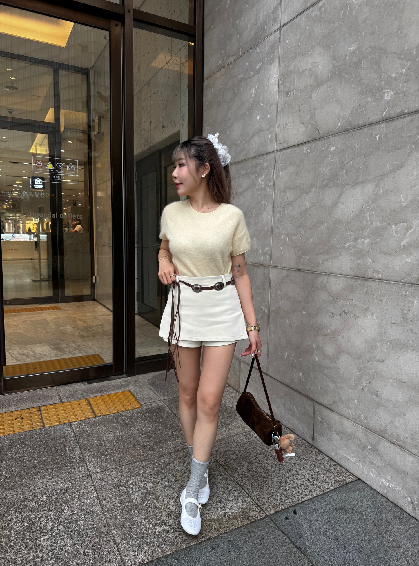 啡色真皮圓筒麂皮手袋（附長帶）