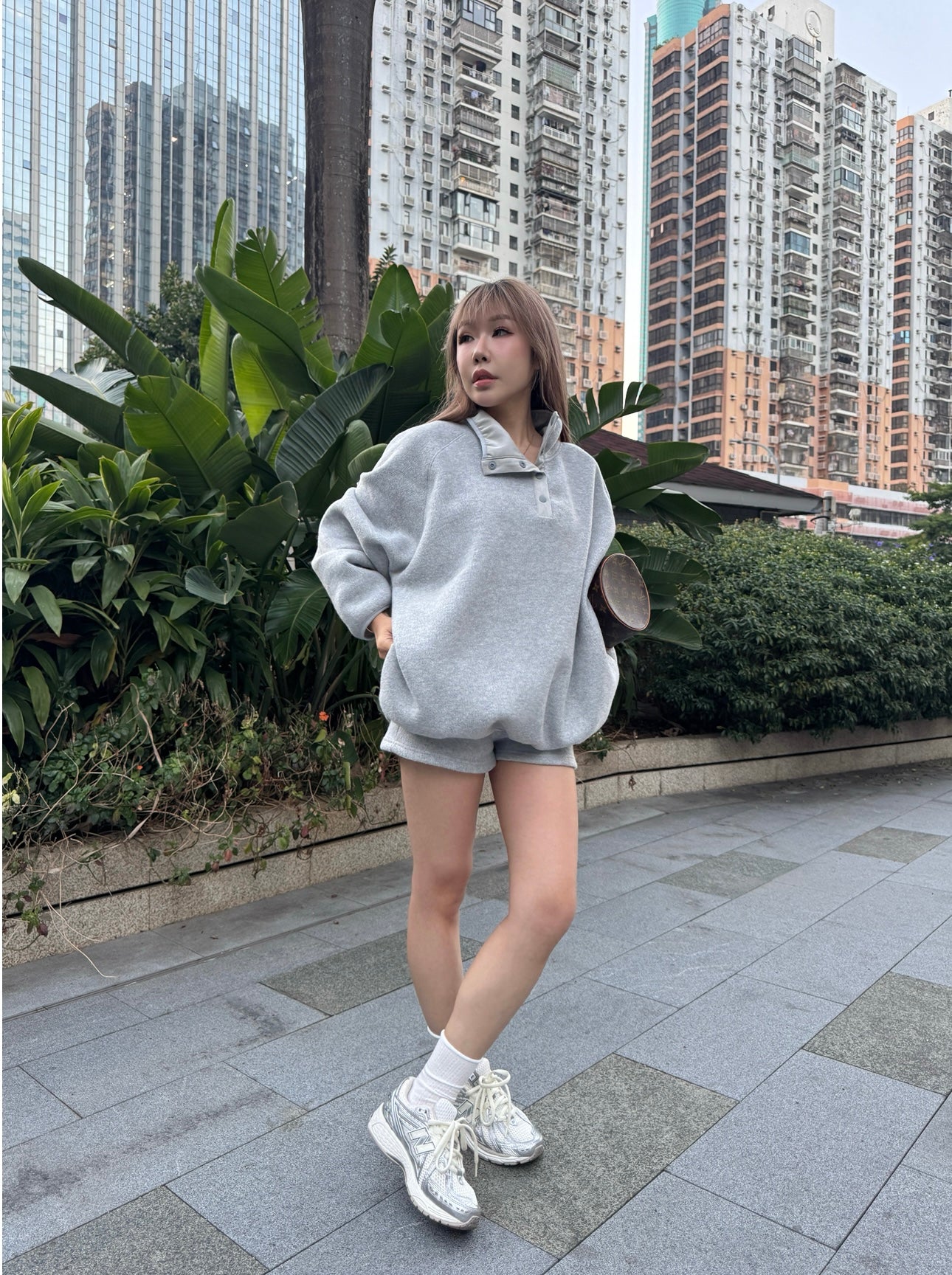 後刺繡運動套裝 ( 灰/米 )