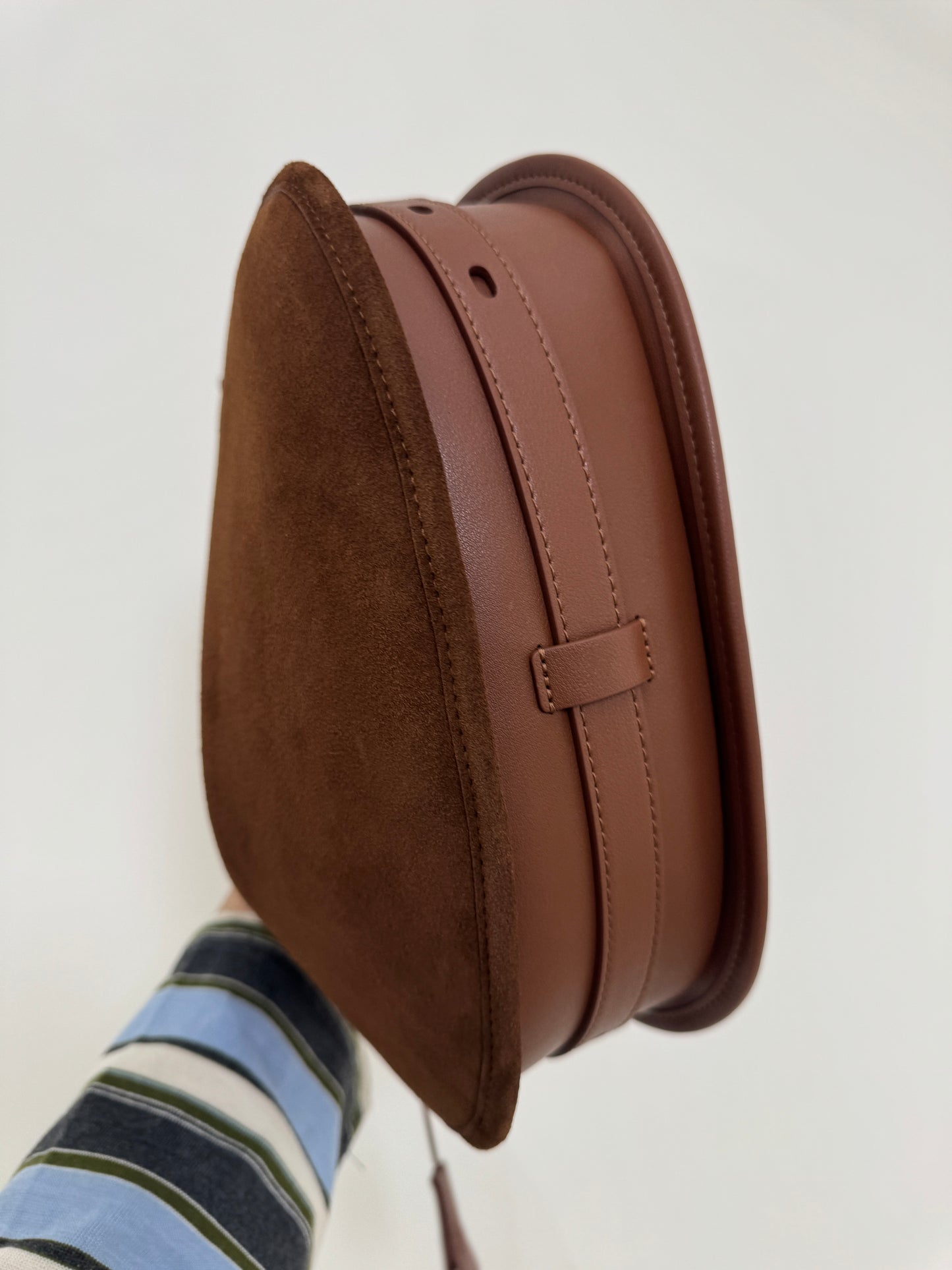 兩面真皮材質半月袋 ( 深/淺 ) 三種背法