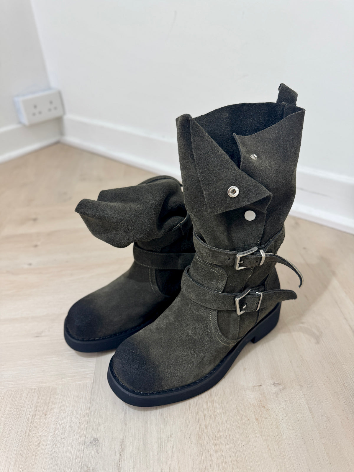 真皮擦色啪扣短BOOT