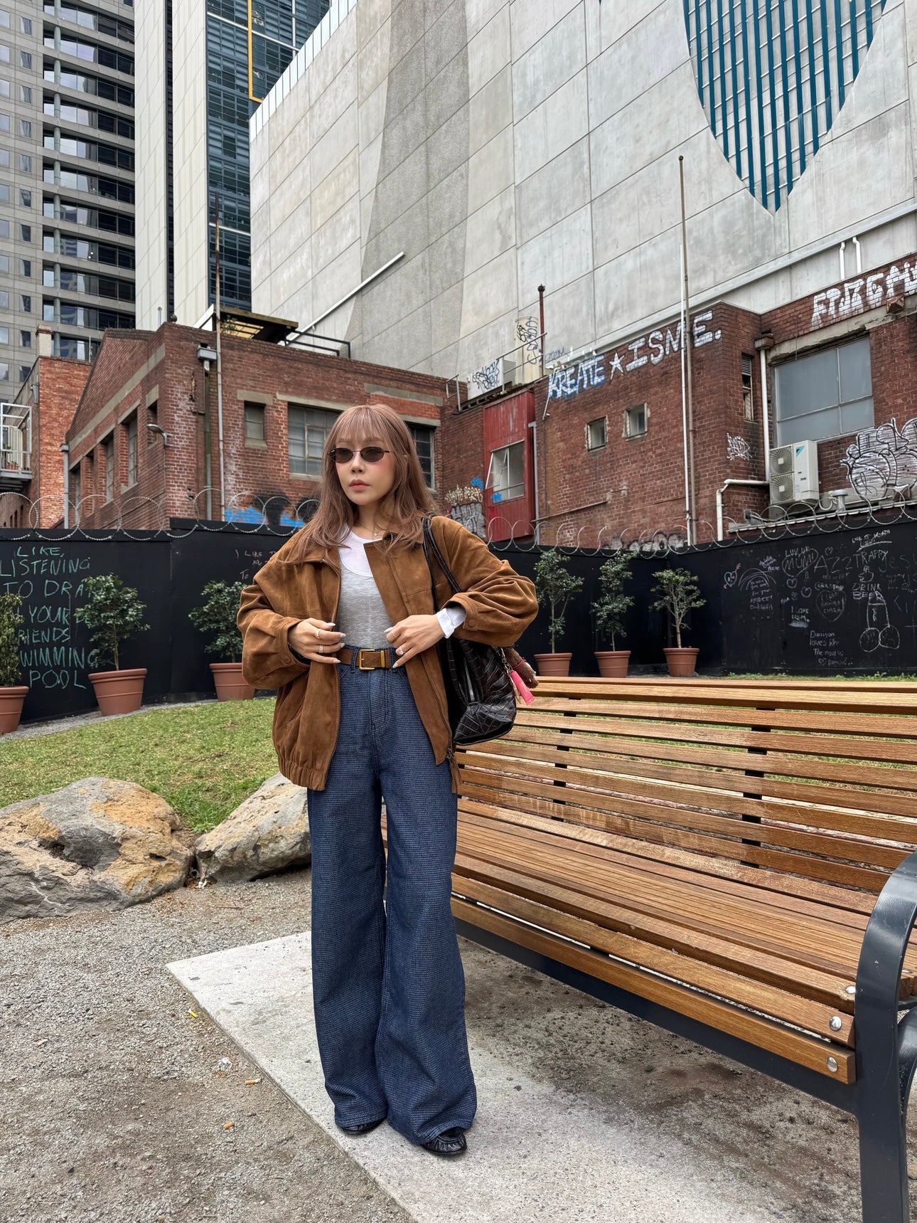 壓花紋深藍長牛仔褲 ( S/M/L )