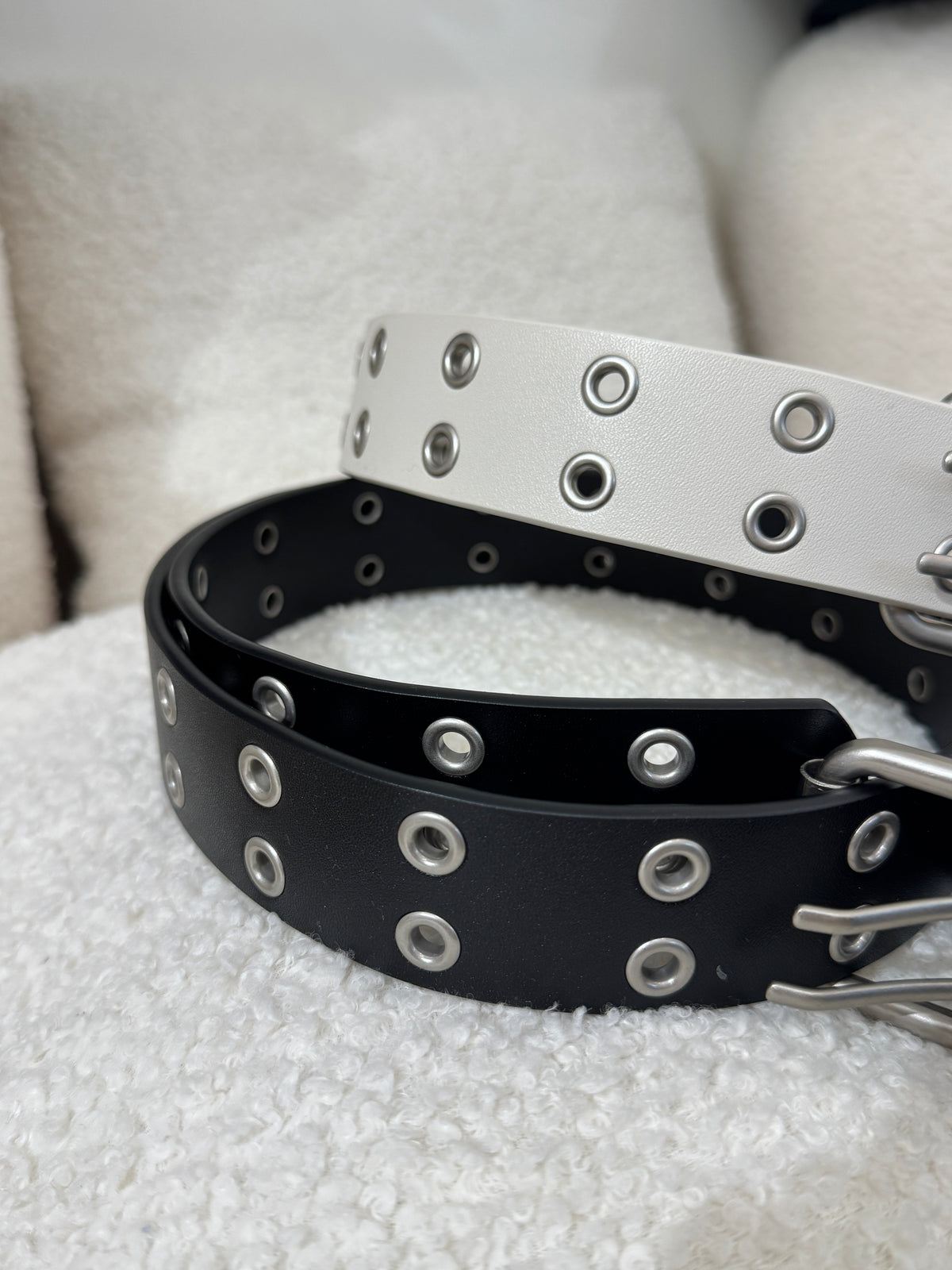 空心圓釘真皮皮帶 BELT ( 黑/白 )
