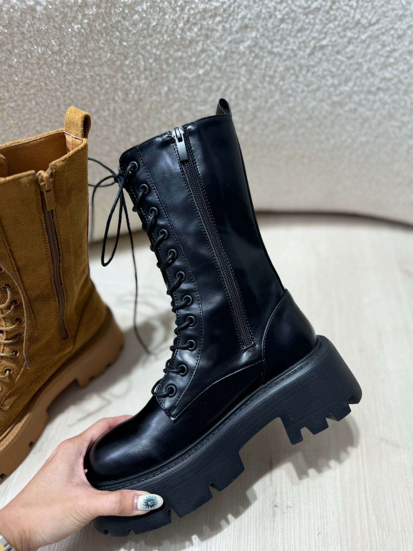 圓頭粗跟厚底BOOT ( 黑皮/啡麂 )