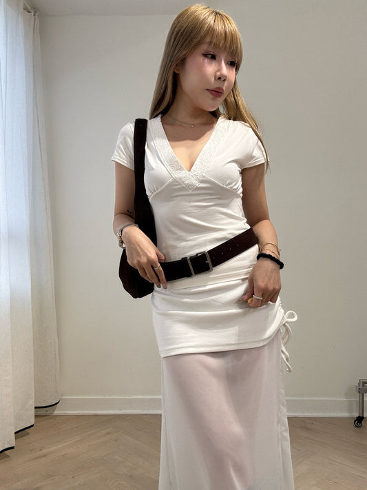 V領LACE邊上衣 ( 黑/白 )