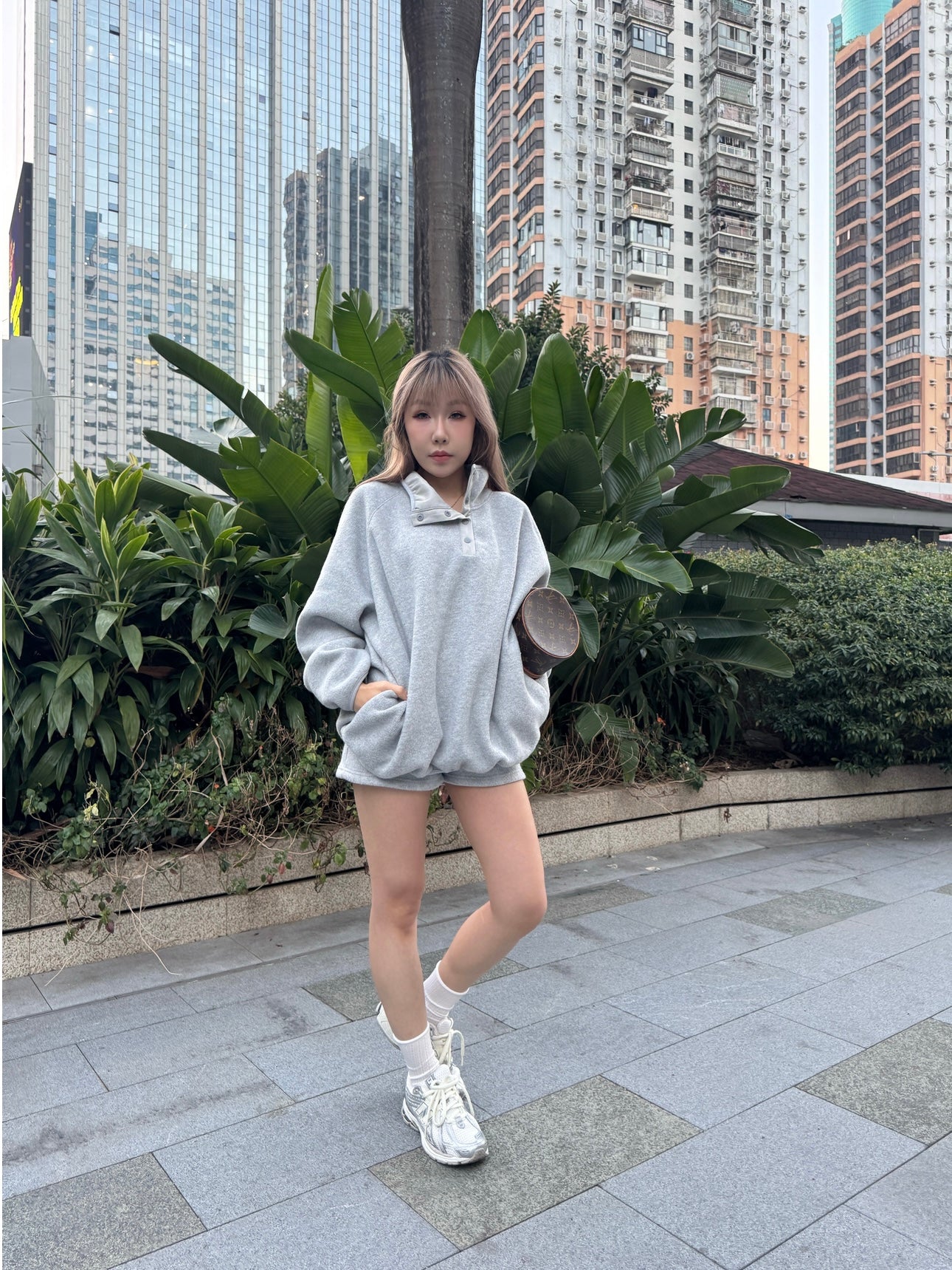 後刺繡運動套裝 ( 灰/米 )