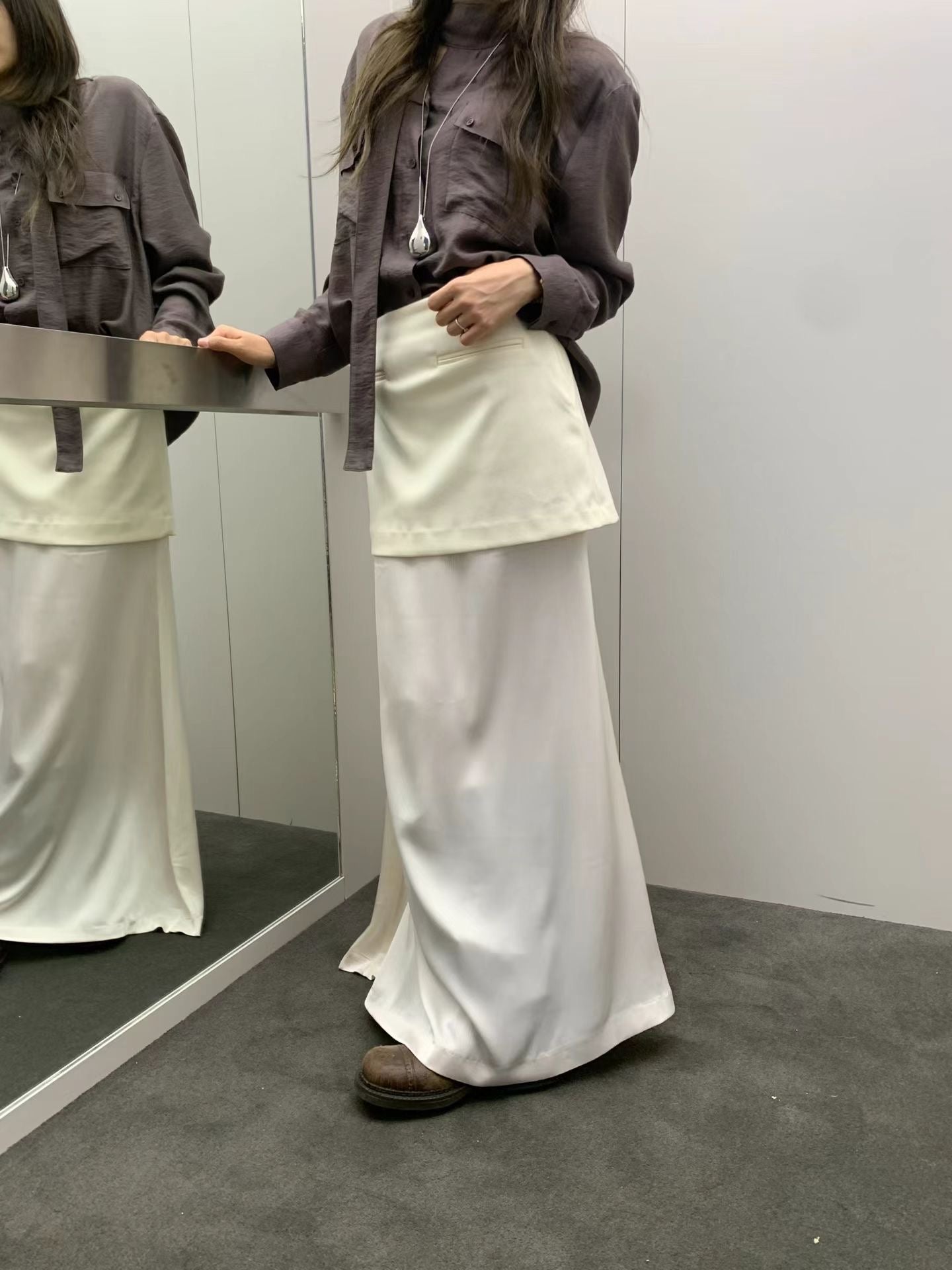 絲質併絨面層次長裙 ( 黑/米白 )