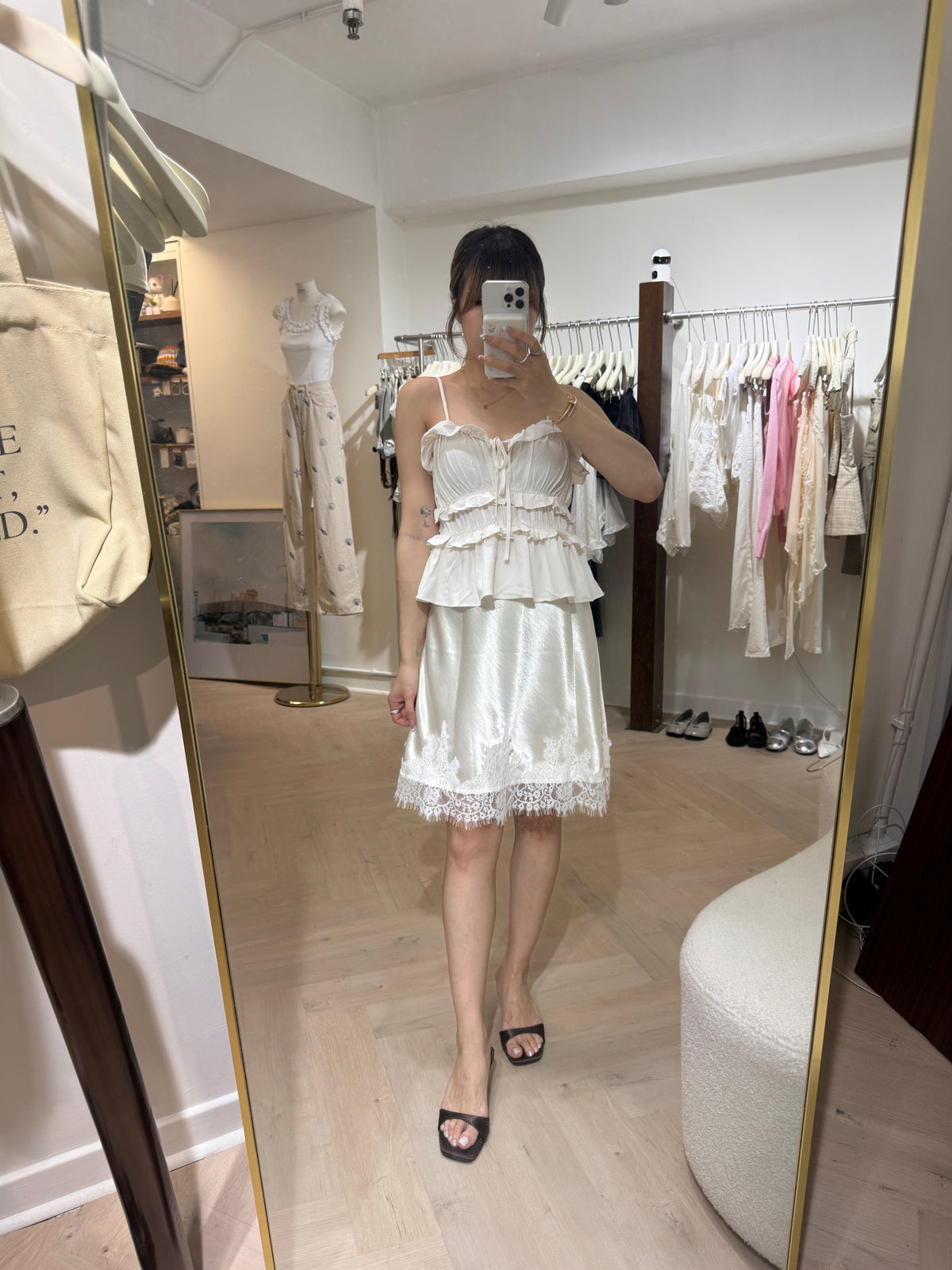 LACE腳邊醋酸半身裙 ( 象牙白/淺藍 )