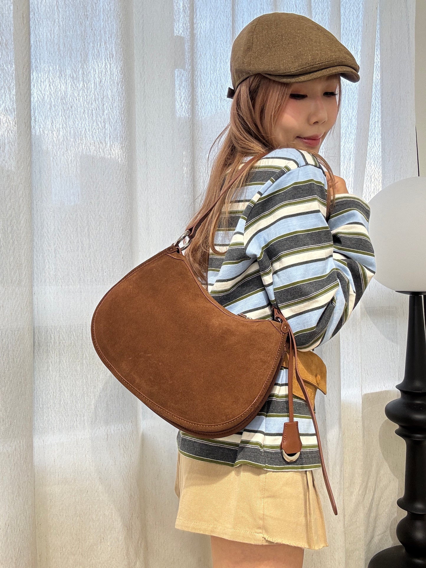 兩面真皮材質半月袋 ( 深/淺 ) 三種背法