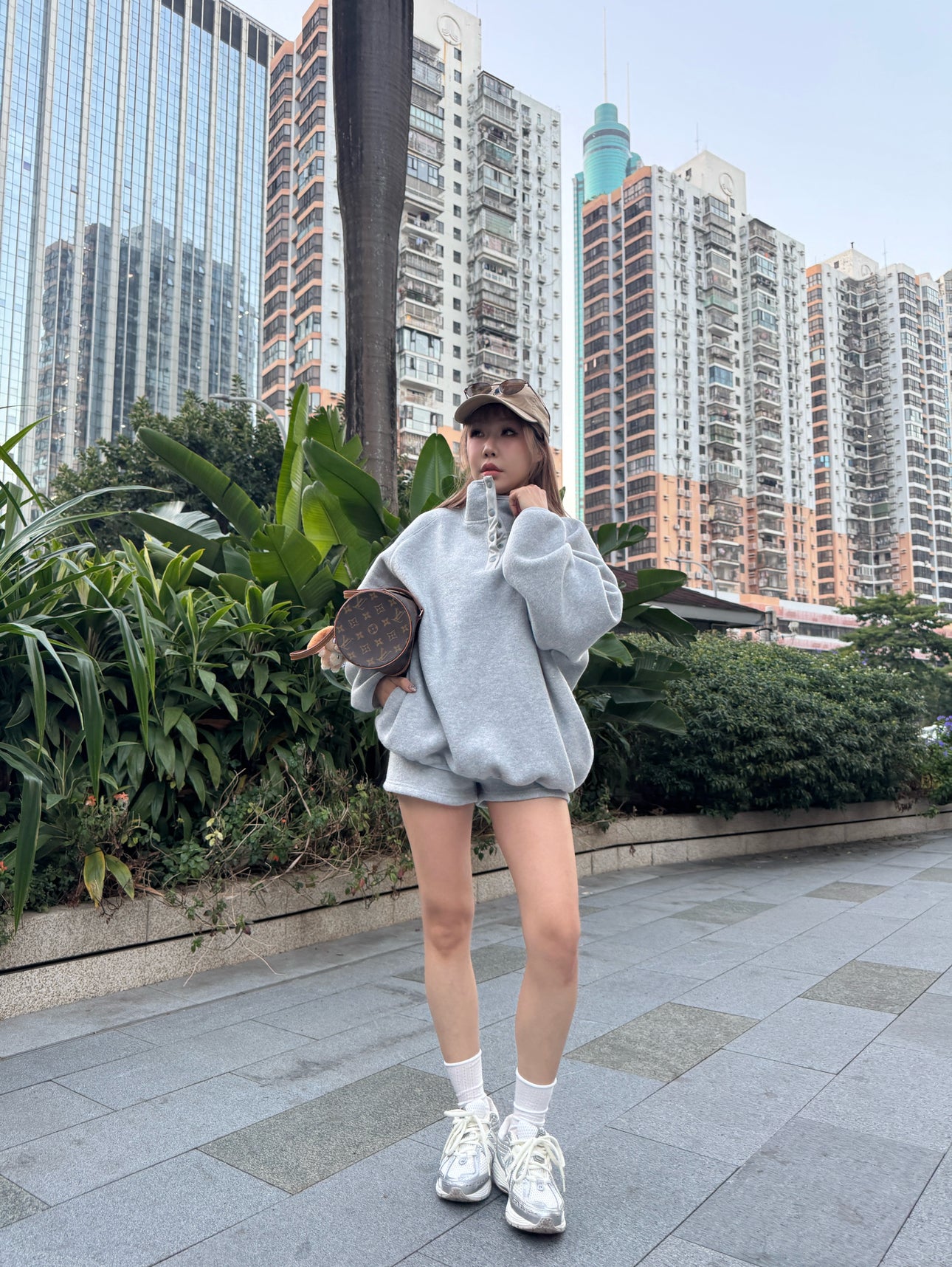 後刺繡運動套裝 ( 灰/米 )