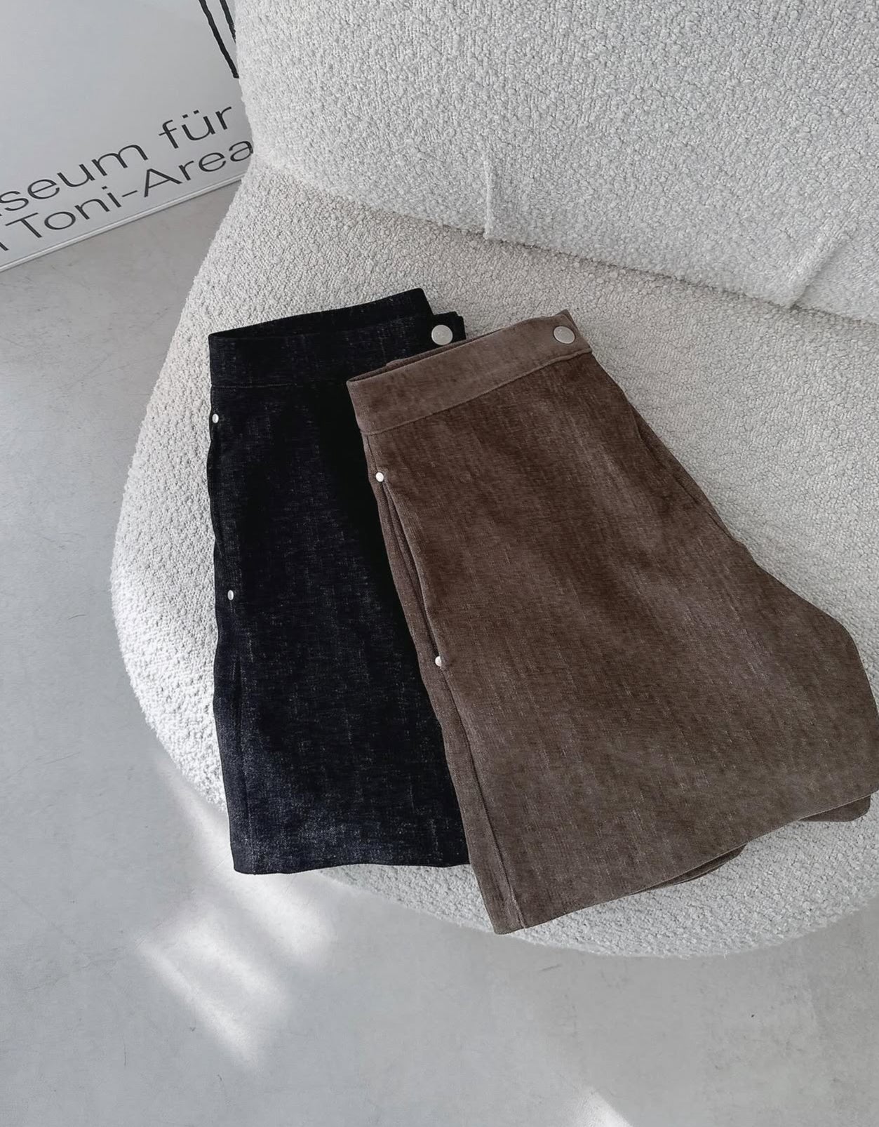 薄絨面中長短褲 ( 啡/黑 )