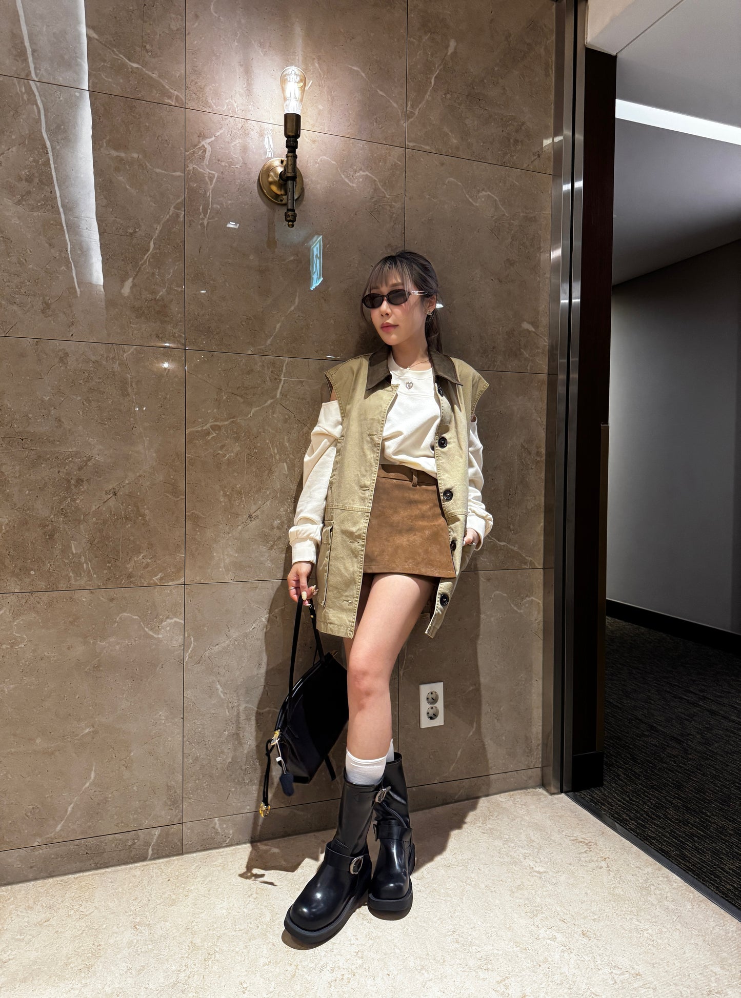 心心銀扣露肩衛衣 ( 黑/米白/灰/淡軍綠 )