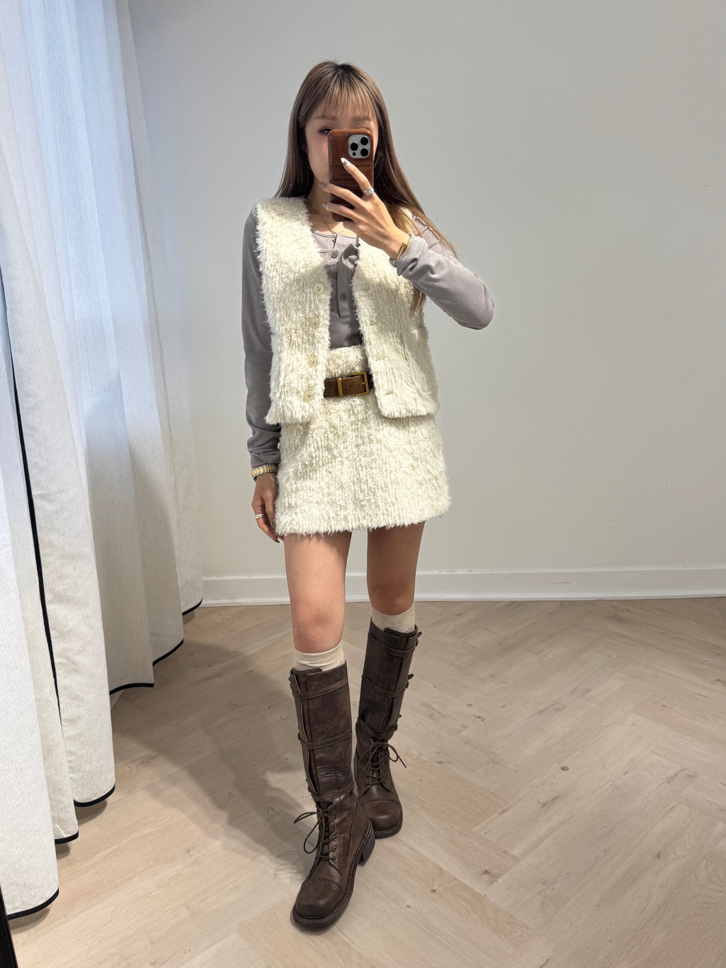 滑毛毛口袋背心外套 ( 白/杏 )