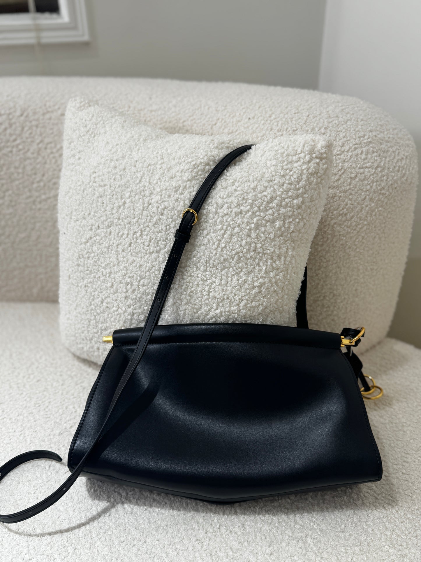 黑色扁形真皮手袋