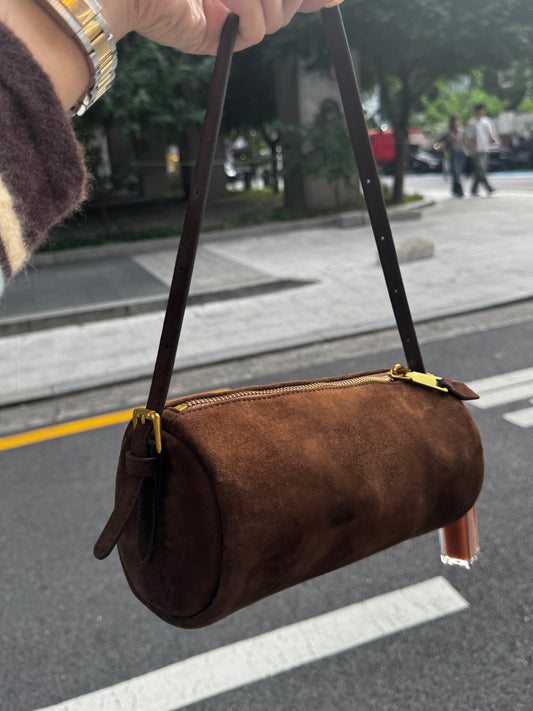 啡色真皮圓筒麂皮手袋（附長帶）