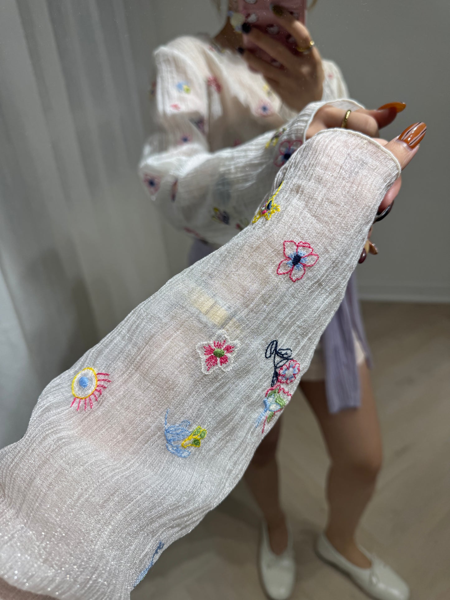 彩色鈎花圖案透上衣