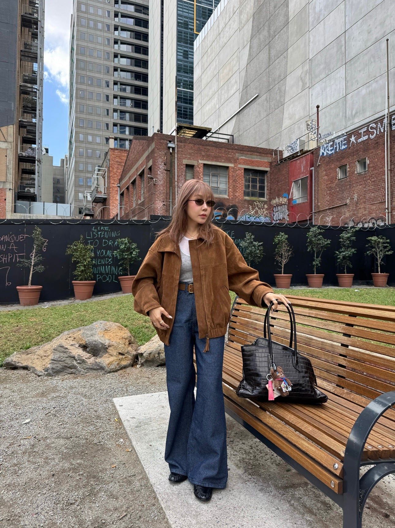 壓花紋深藍長牛仔褲 ( S/M/L )