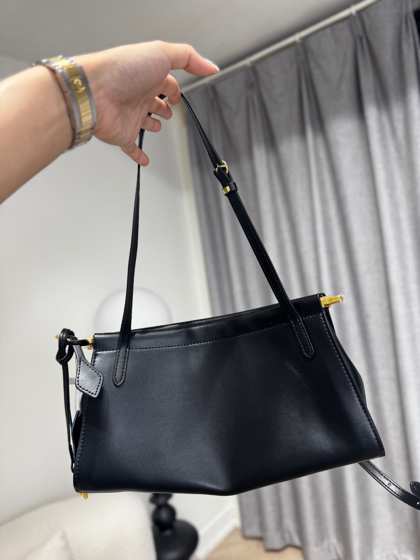 黑色扁形真皮手袋