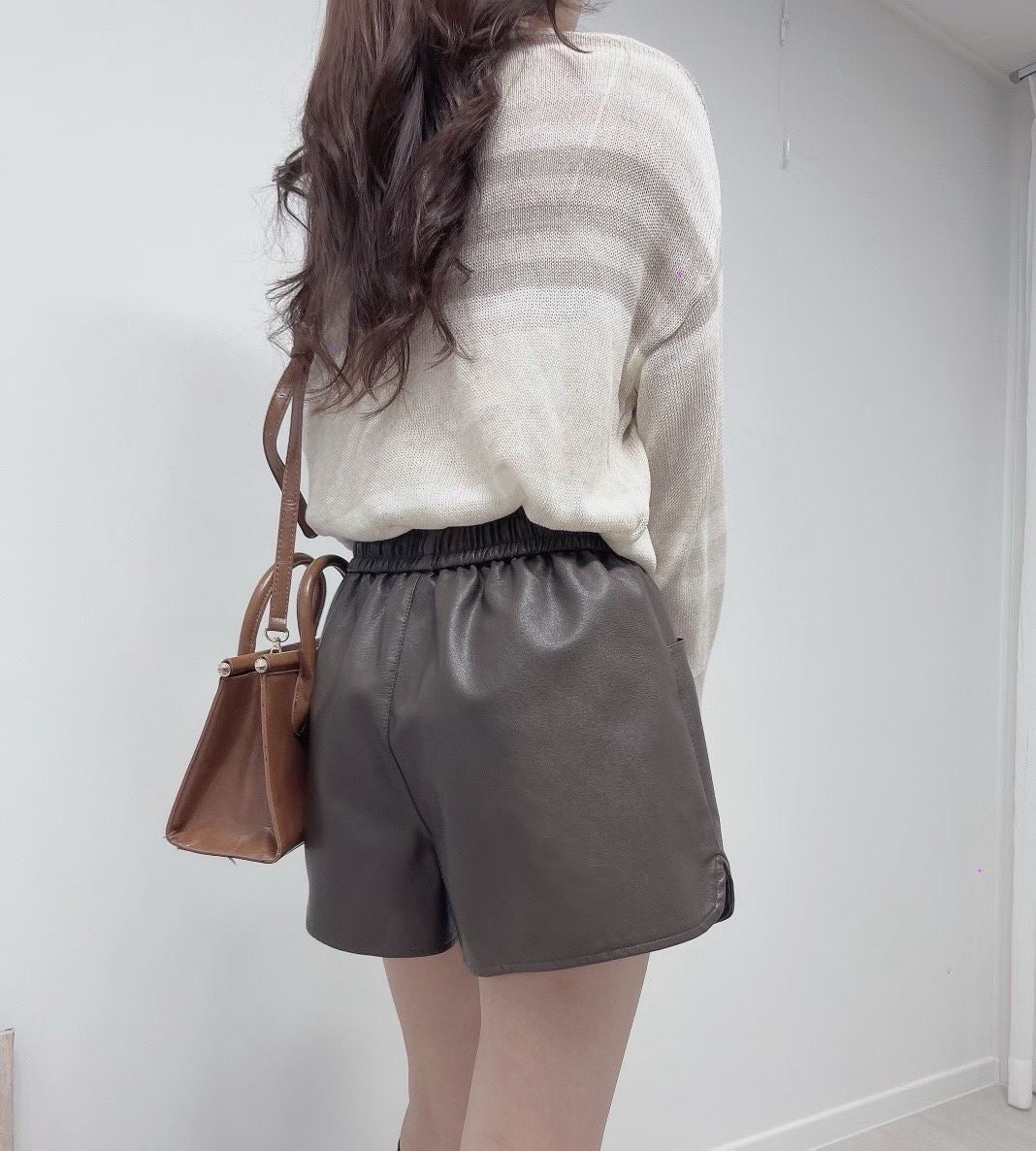 皮繩弧圓腳皮短褲 ( 黑/米/啡 )