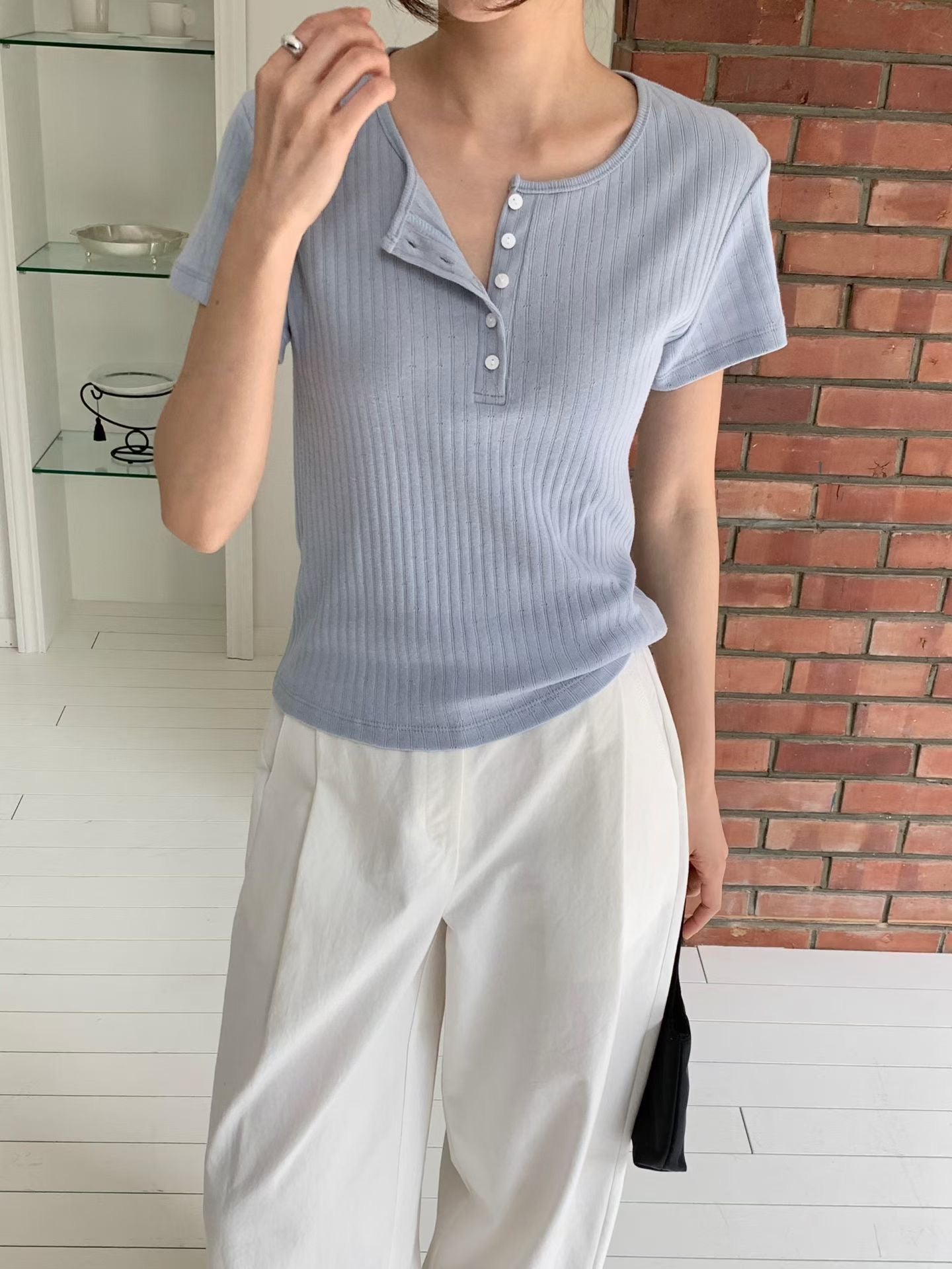 小通花排鈕TEE ( 黑/白/灰/灰白/藍 )