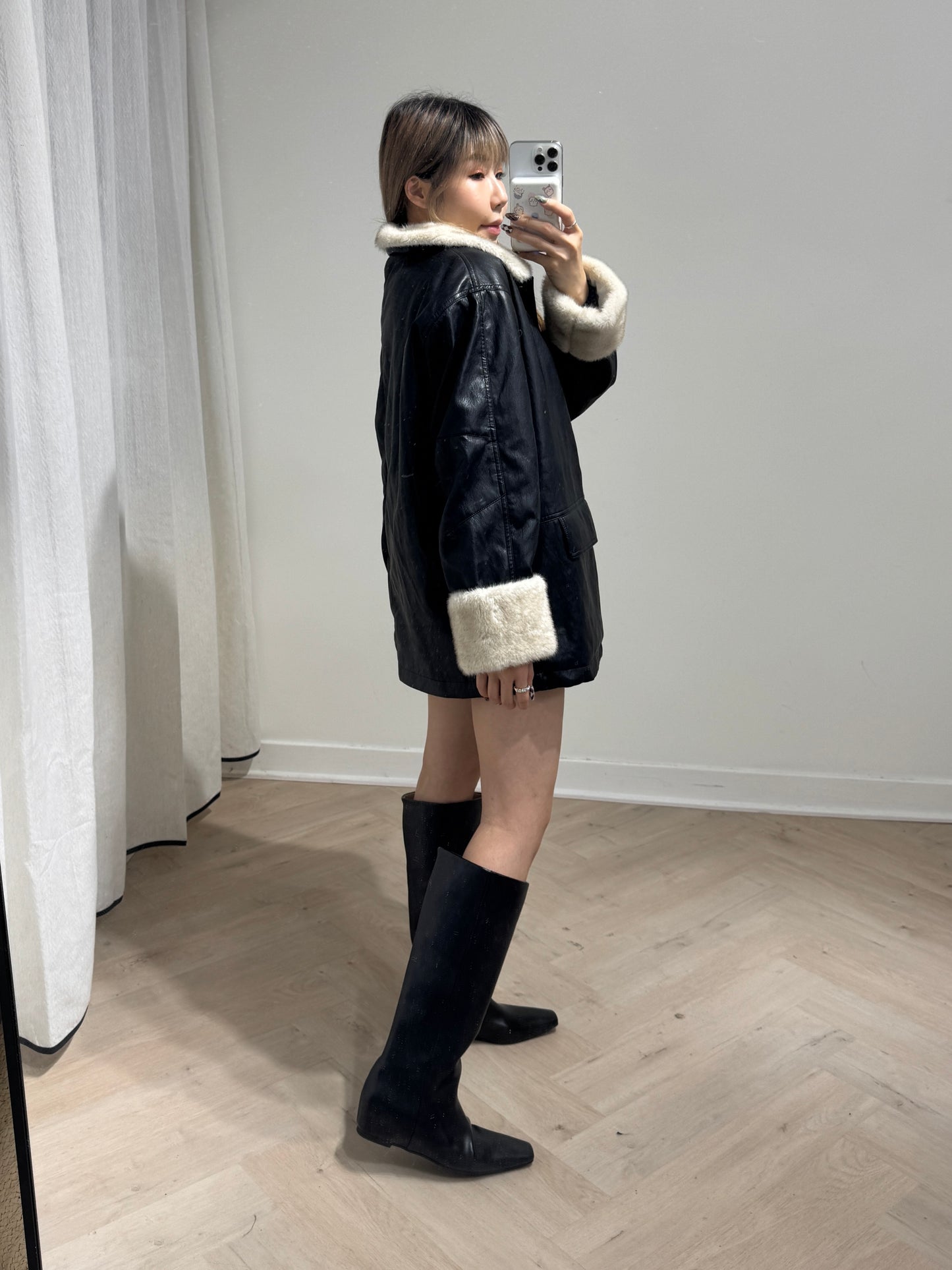 併毛毛黑色仿皮外套