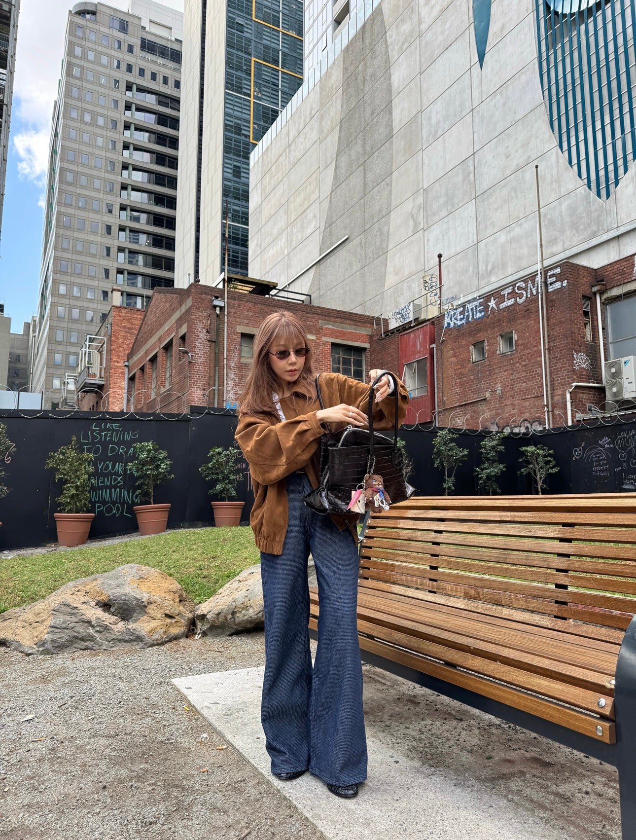 壓花紋深藍長牛仔褲 ( S/M/L )