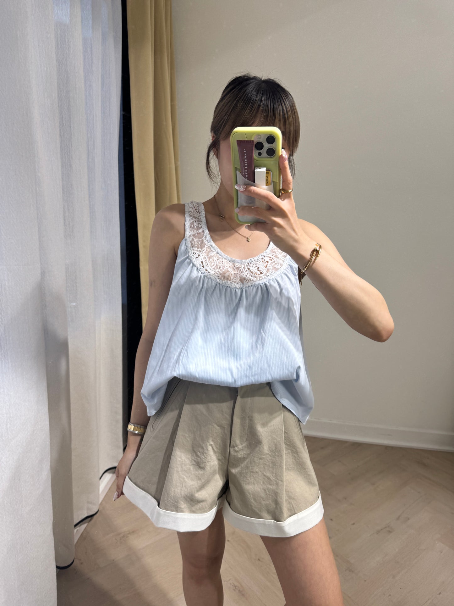自家款！腰果勾花幼細織紋背心