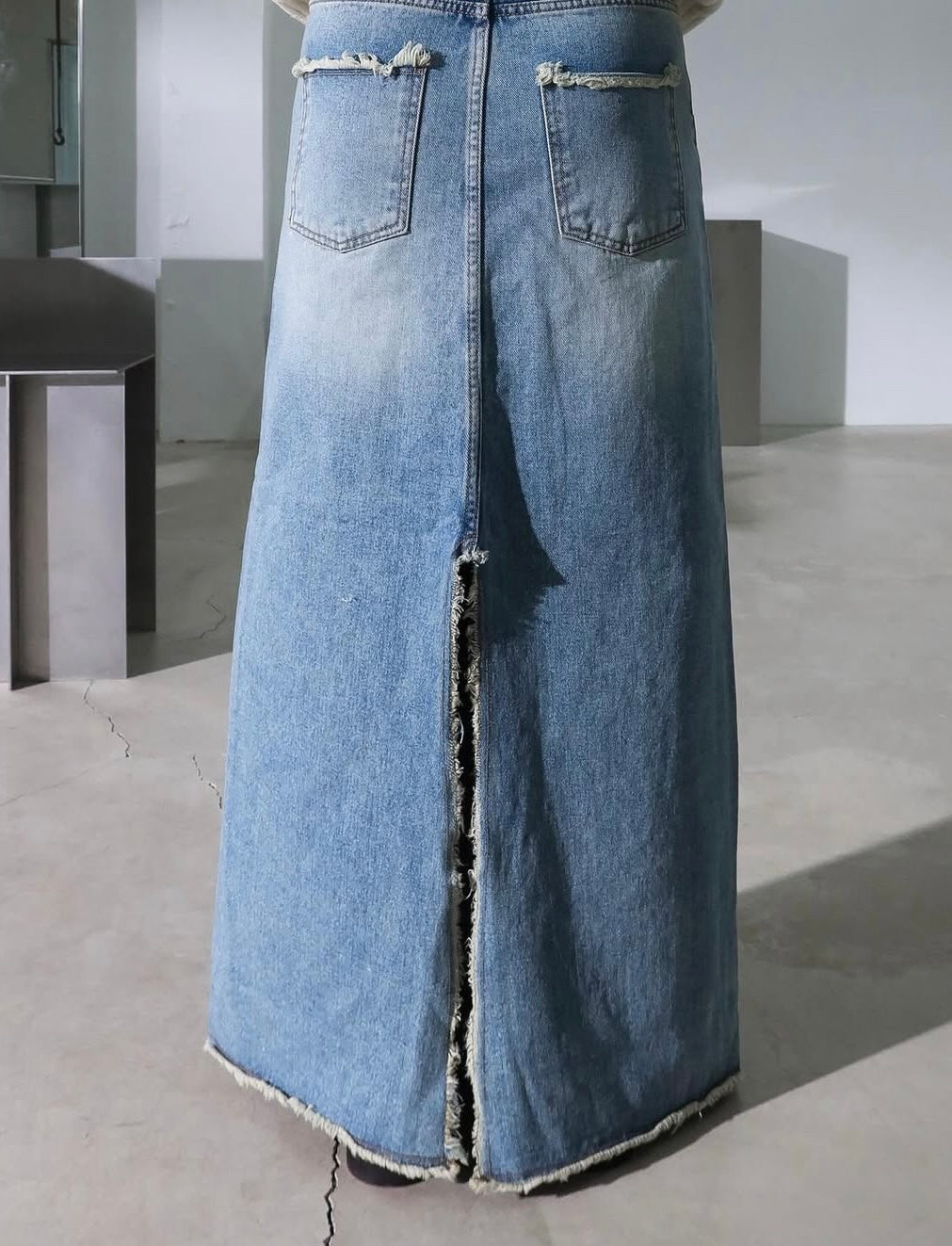 洗水後開叉連腰繩牛仔長裙 ( S/M )