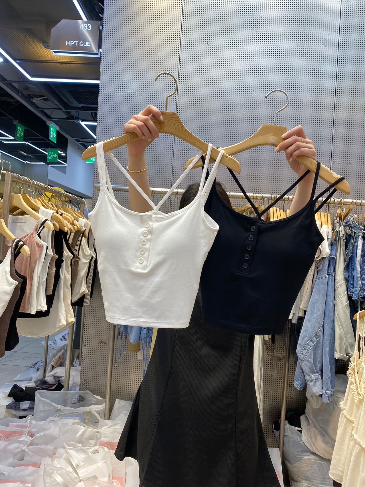 鈕扣幼帶BRA-TOP ( 黑/白/杏/深灰 )