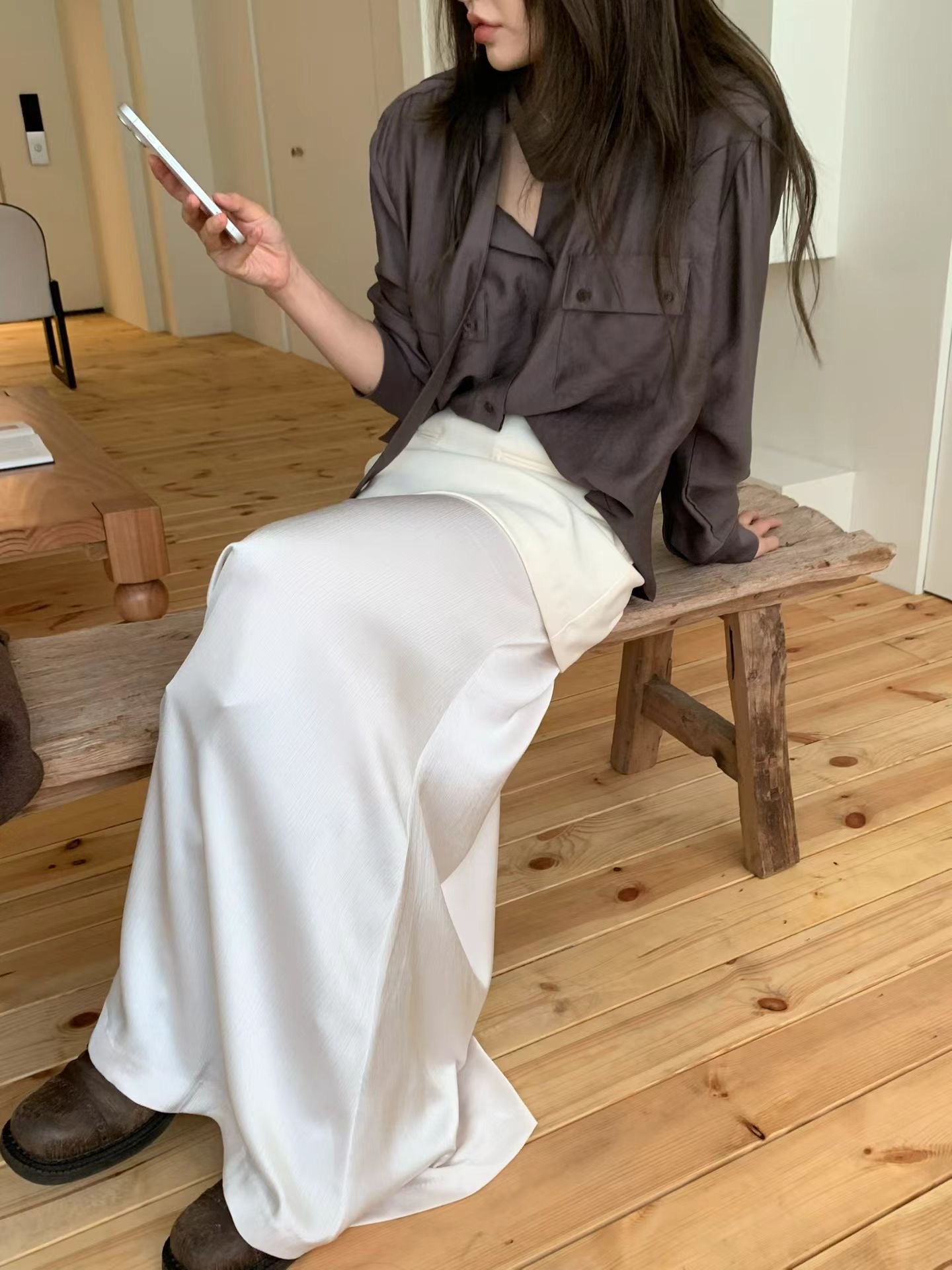 絲質併絨面層次長裙 ( 黑/米白 )