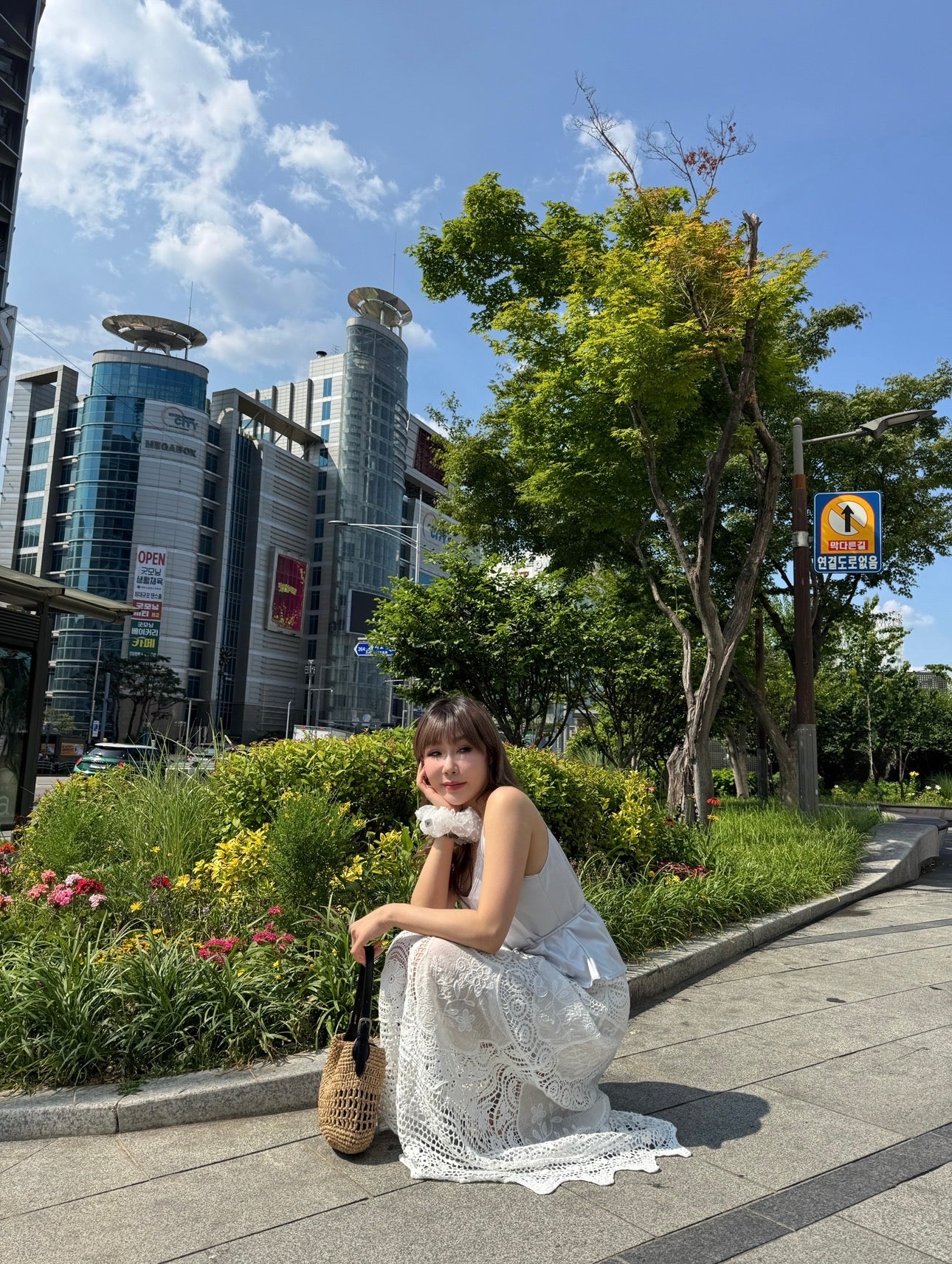 波浪腳鈎花白色長裙