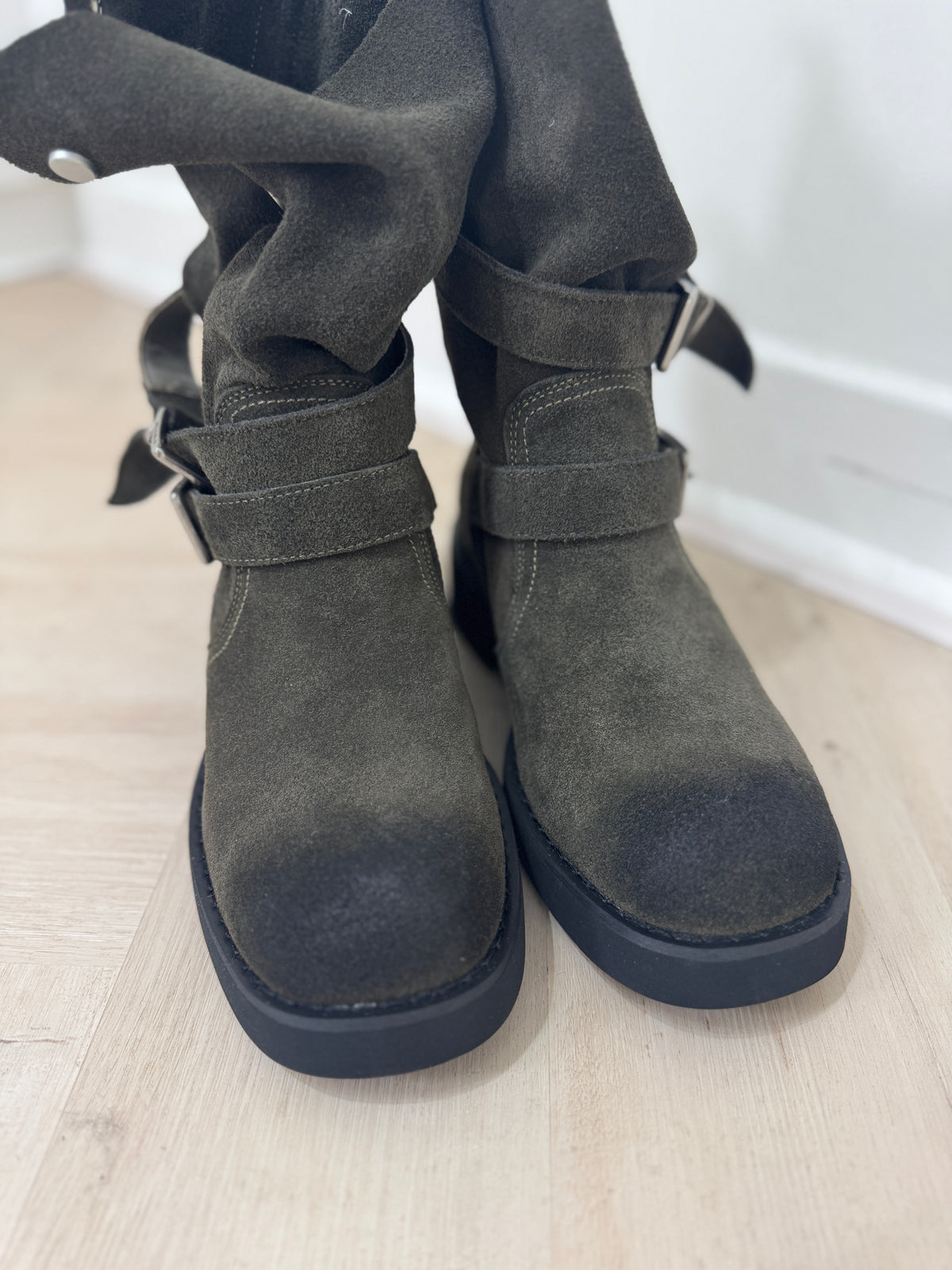 真皮擦色啪扣短BOOT