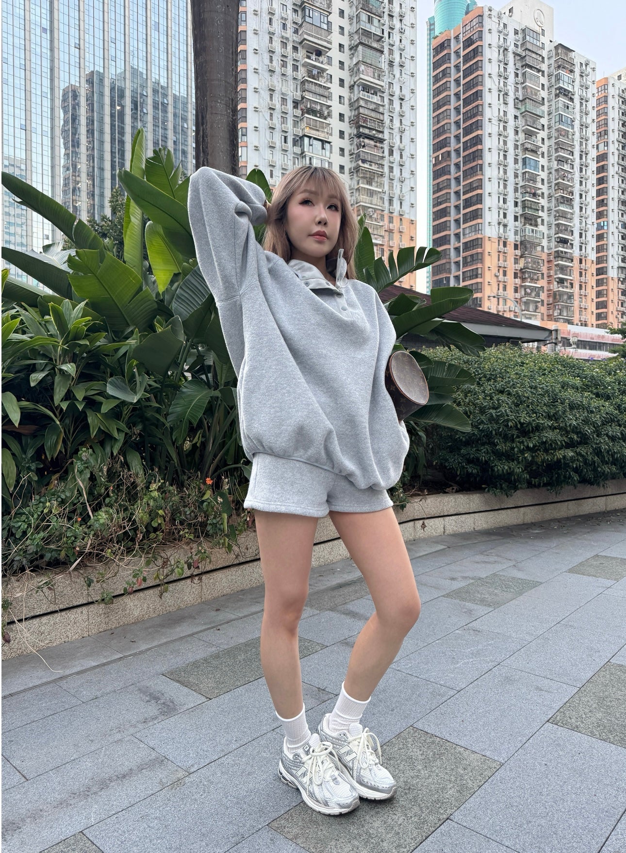 後刺繡運動套裝 ( 灰/米 )