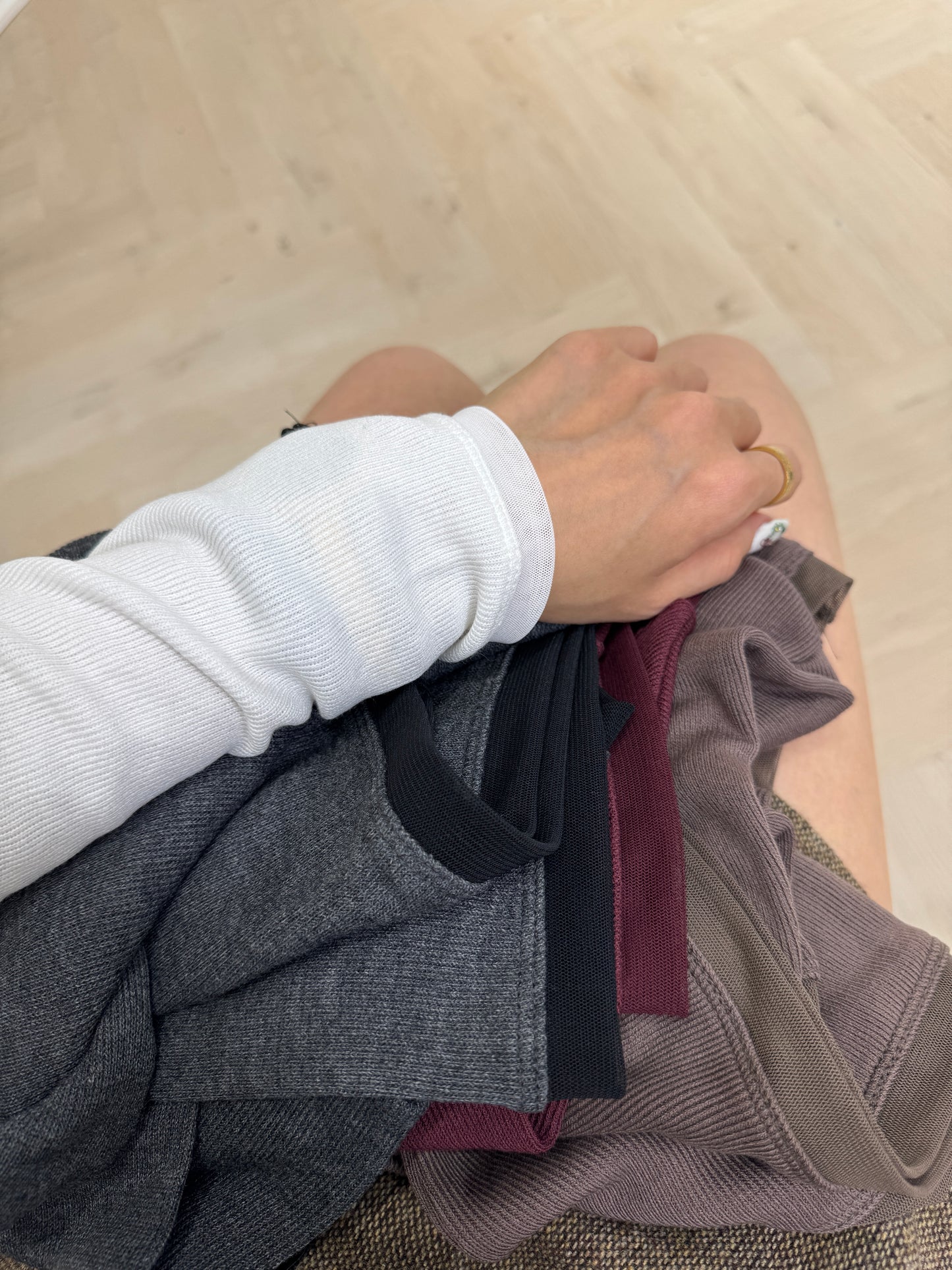 網網邊純綿打底上衣 ( 白/啡/酒紅/深灰 )