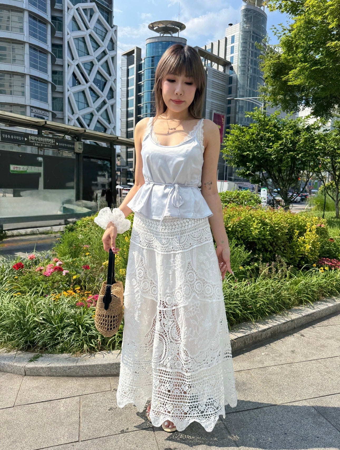 波浪腳鈎花白色長裙